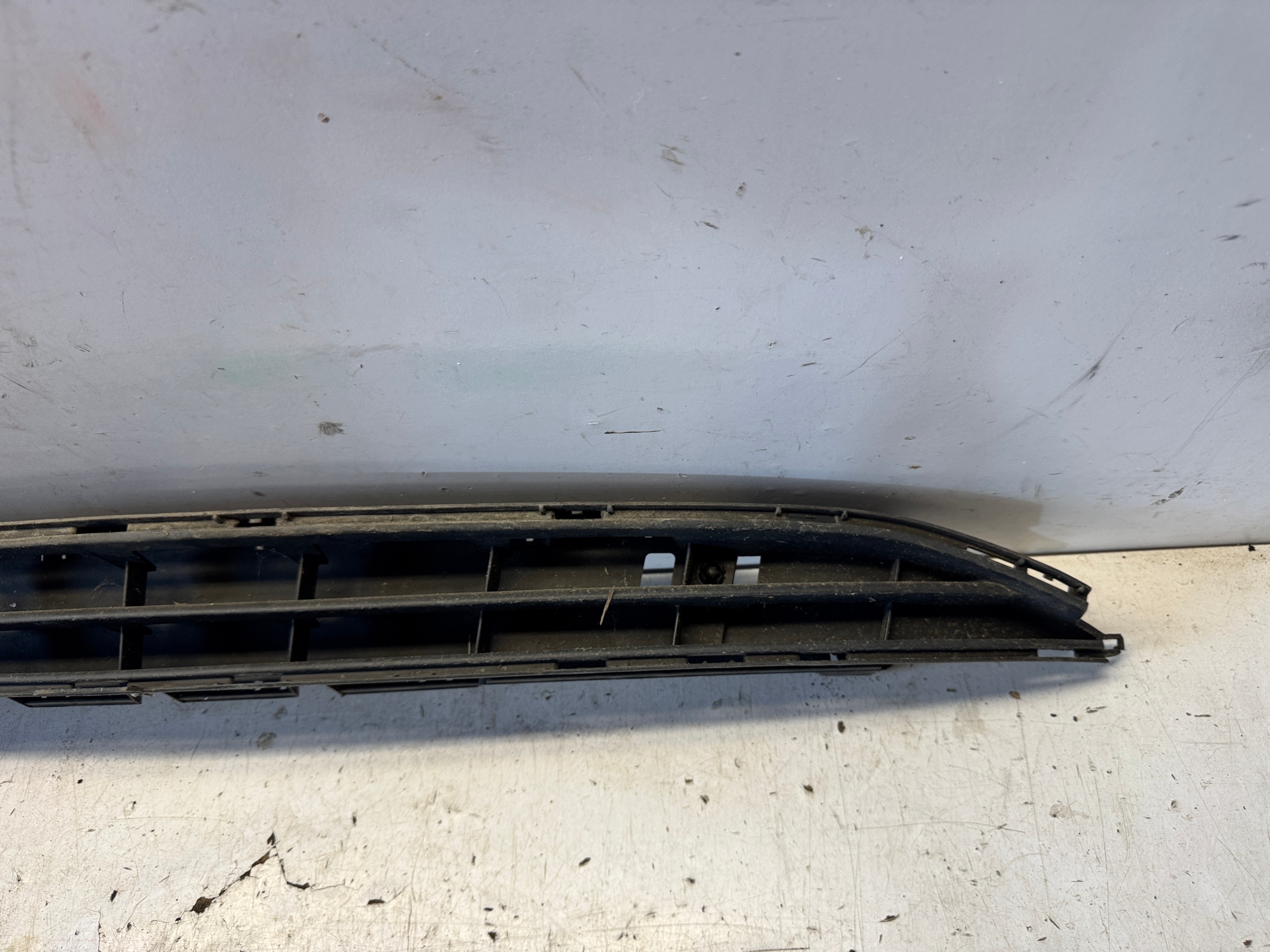 OPEL CORSA E central lower grid of a bumper front original 39003563