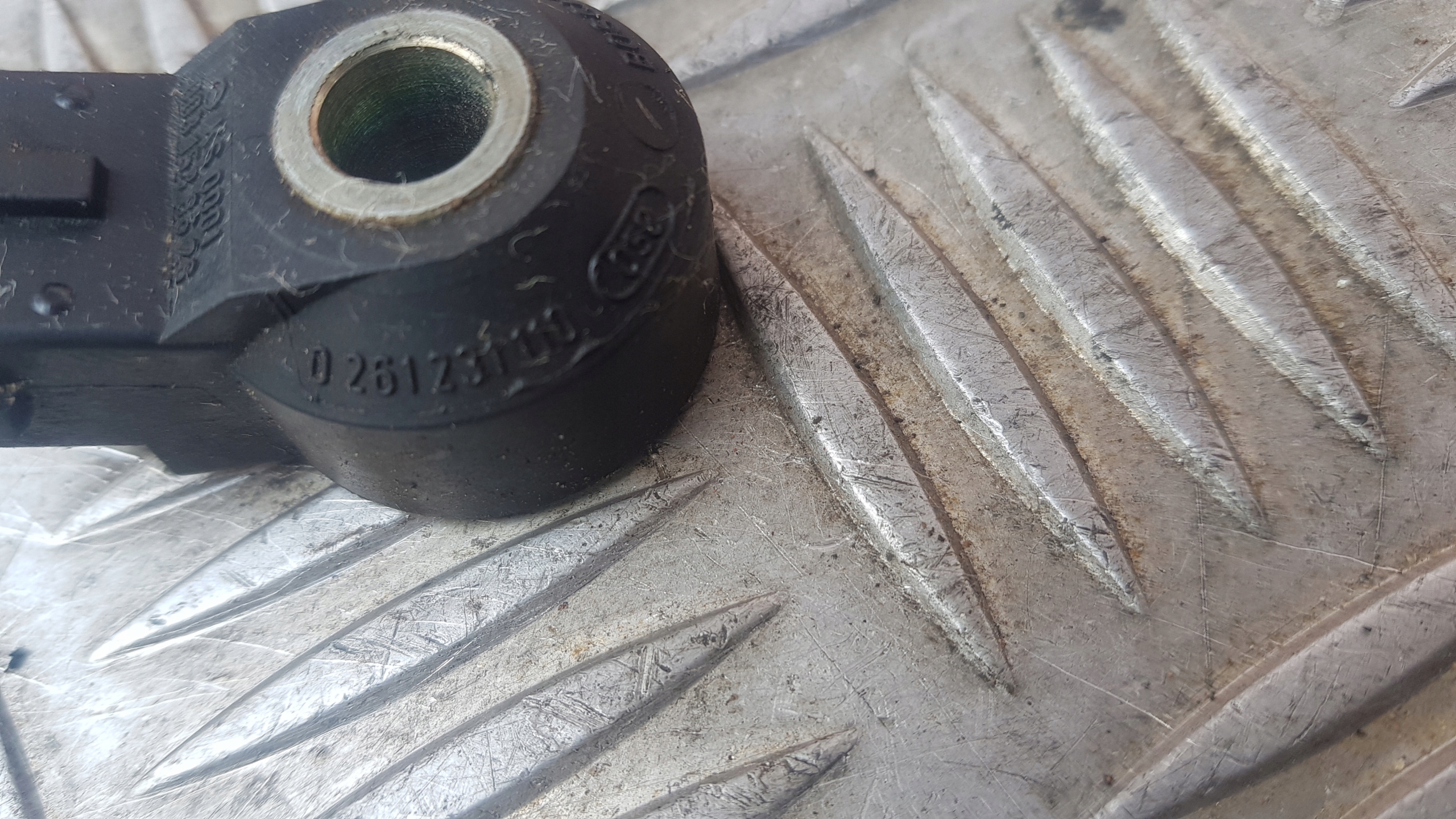 MERCEDES W211 3.2 Sensor STUKOWY 0031538628