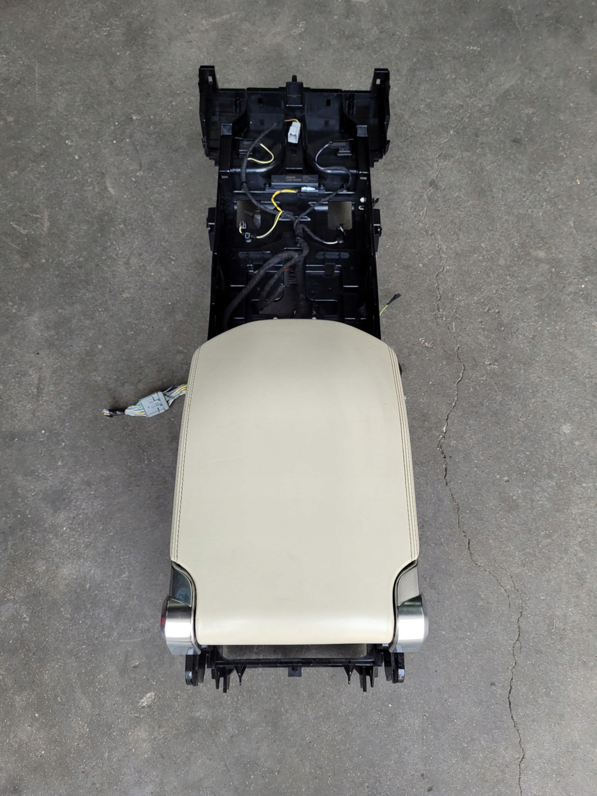 TUNEL central armrest LODOWKA RANGE ROVER VOGUE L405
