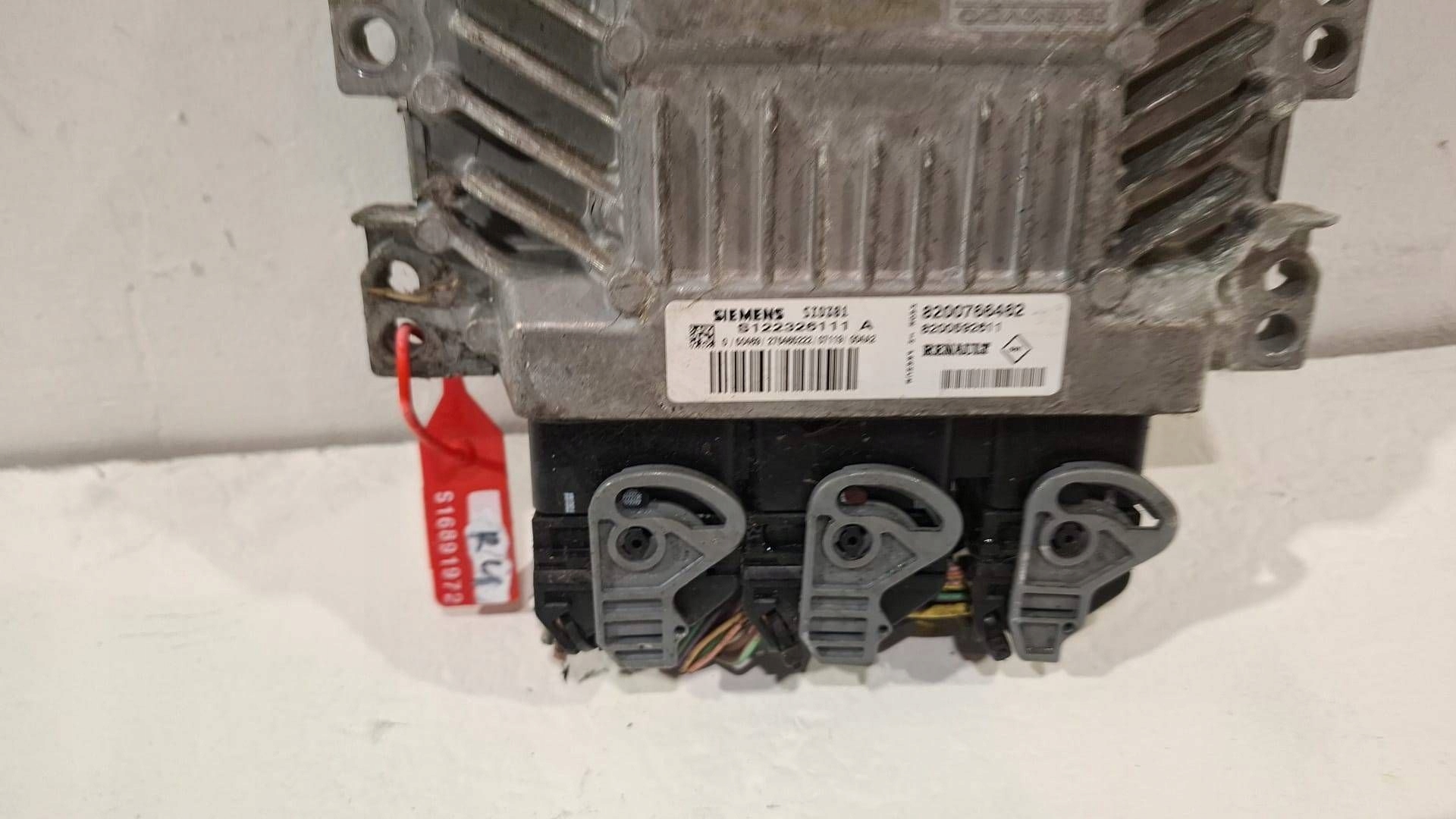 control unit of the engine computer S122326111A 8200766462 Renault 1.5 DCI