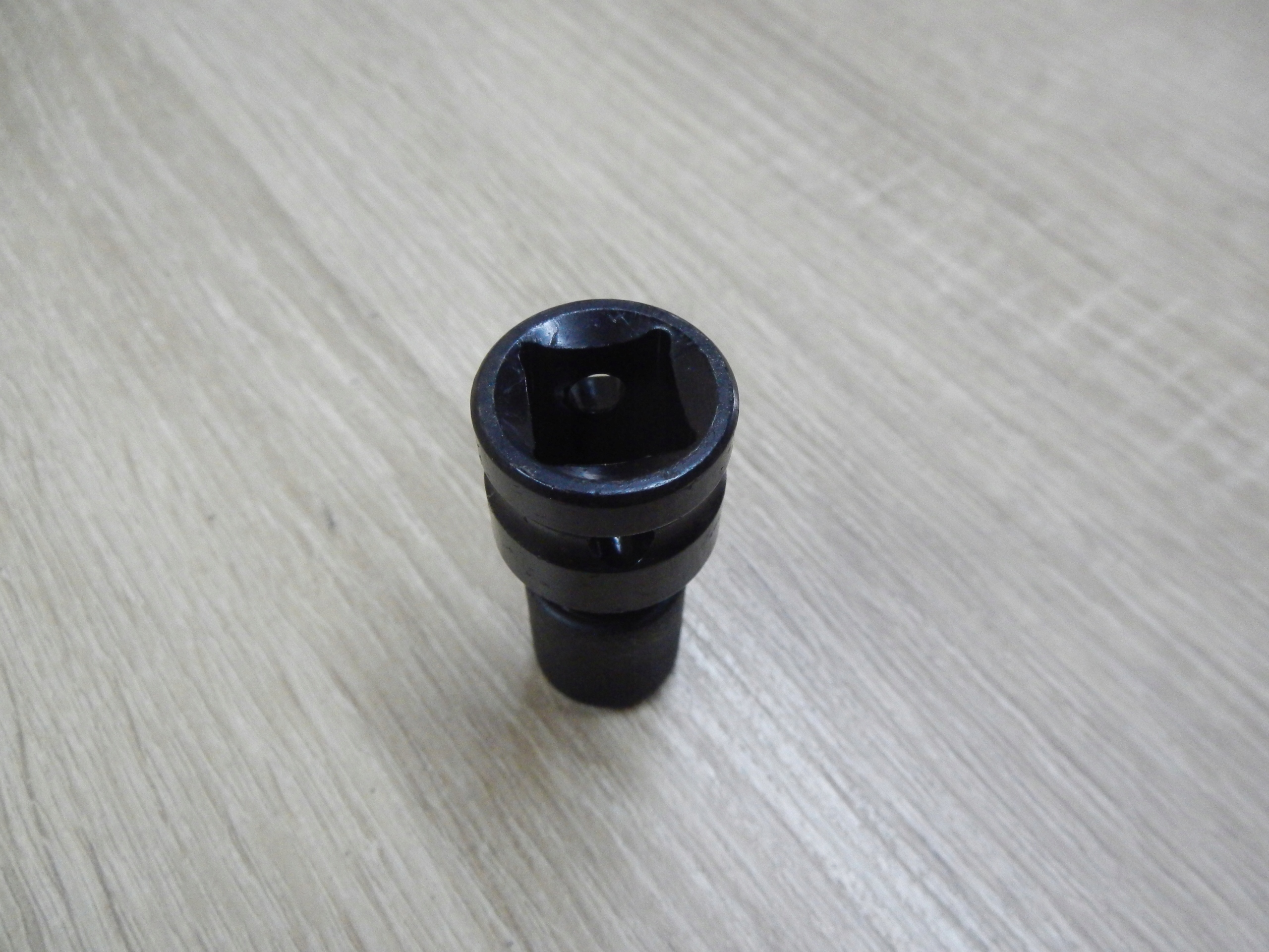 Adapter Przejściówka udarowa 1/2' na 1/4' HEX Typ grotu HEX