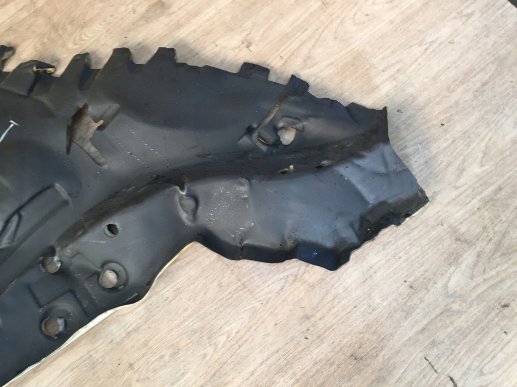 WYGLUSZENIE OSLONY BLOTNIKA LEWY TYL TESLA X Car type Passenger cars