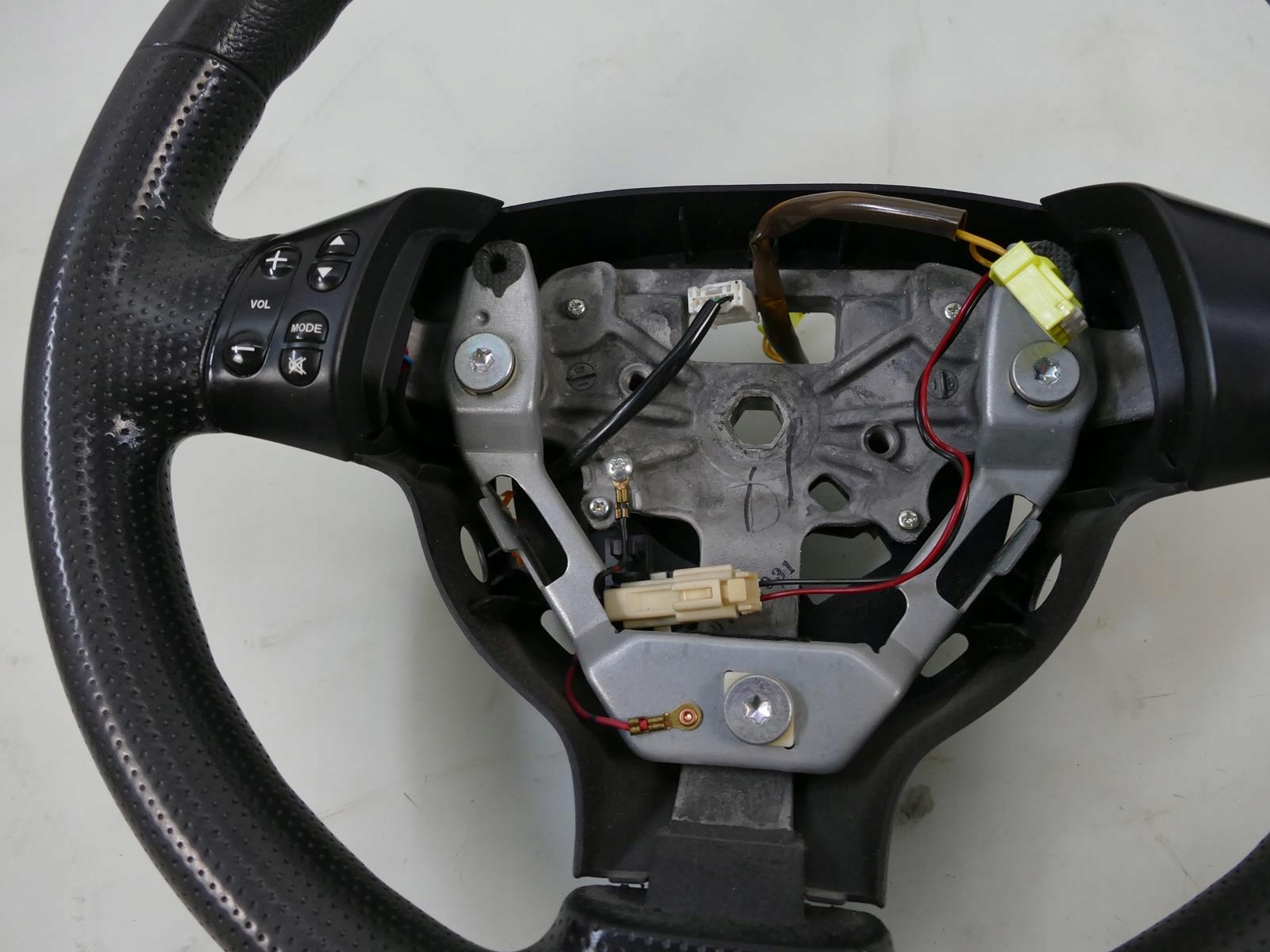 MAZDA 2 DY LIFT lenkrad MULTIFUNKCYJNA Airbag POWIETRZNA