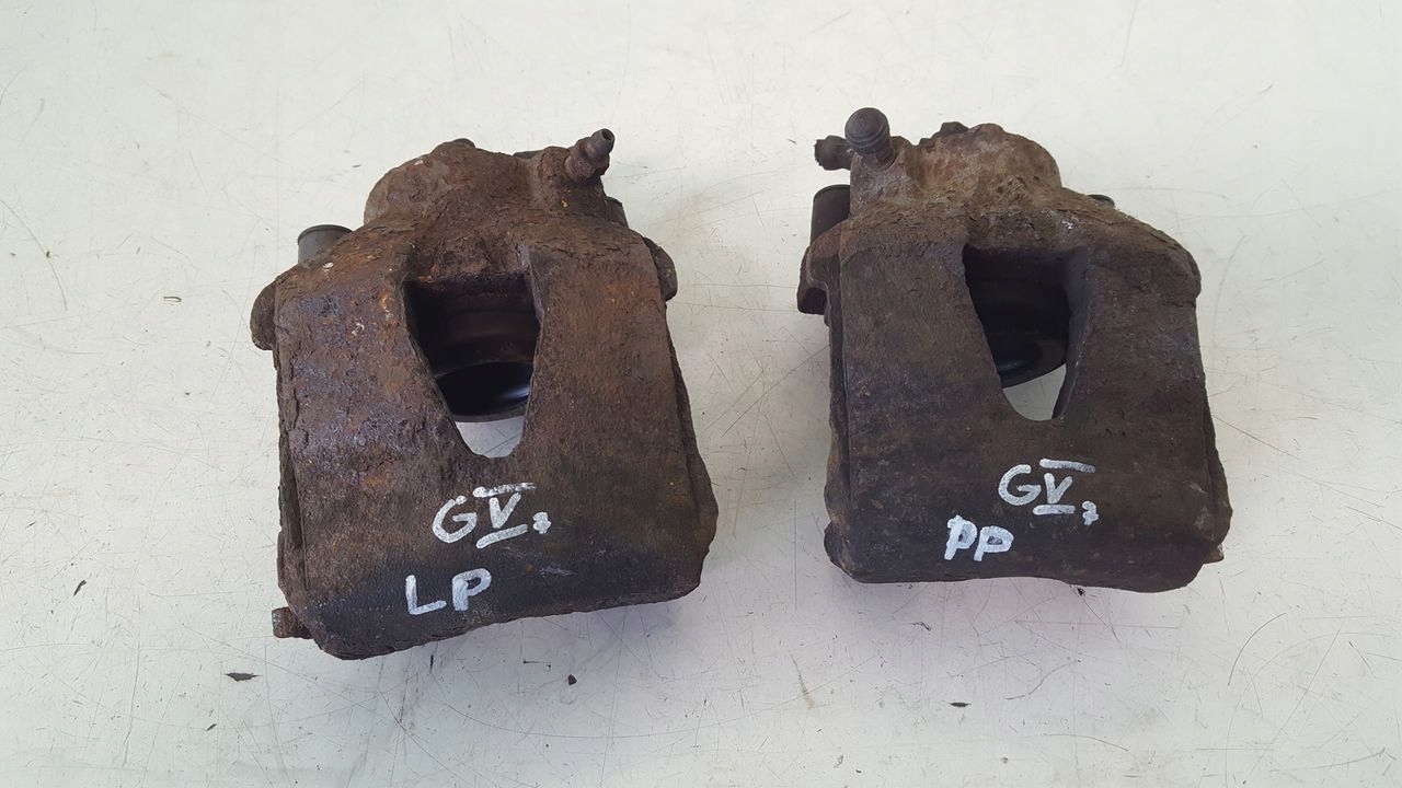 třmen předek přední pravý levý VW Golf V 1,4