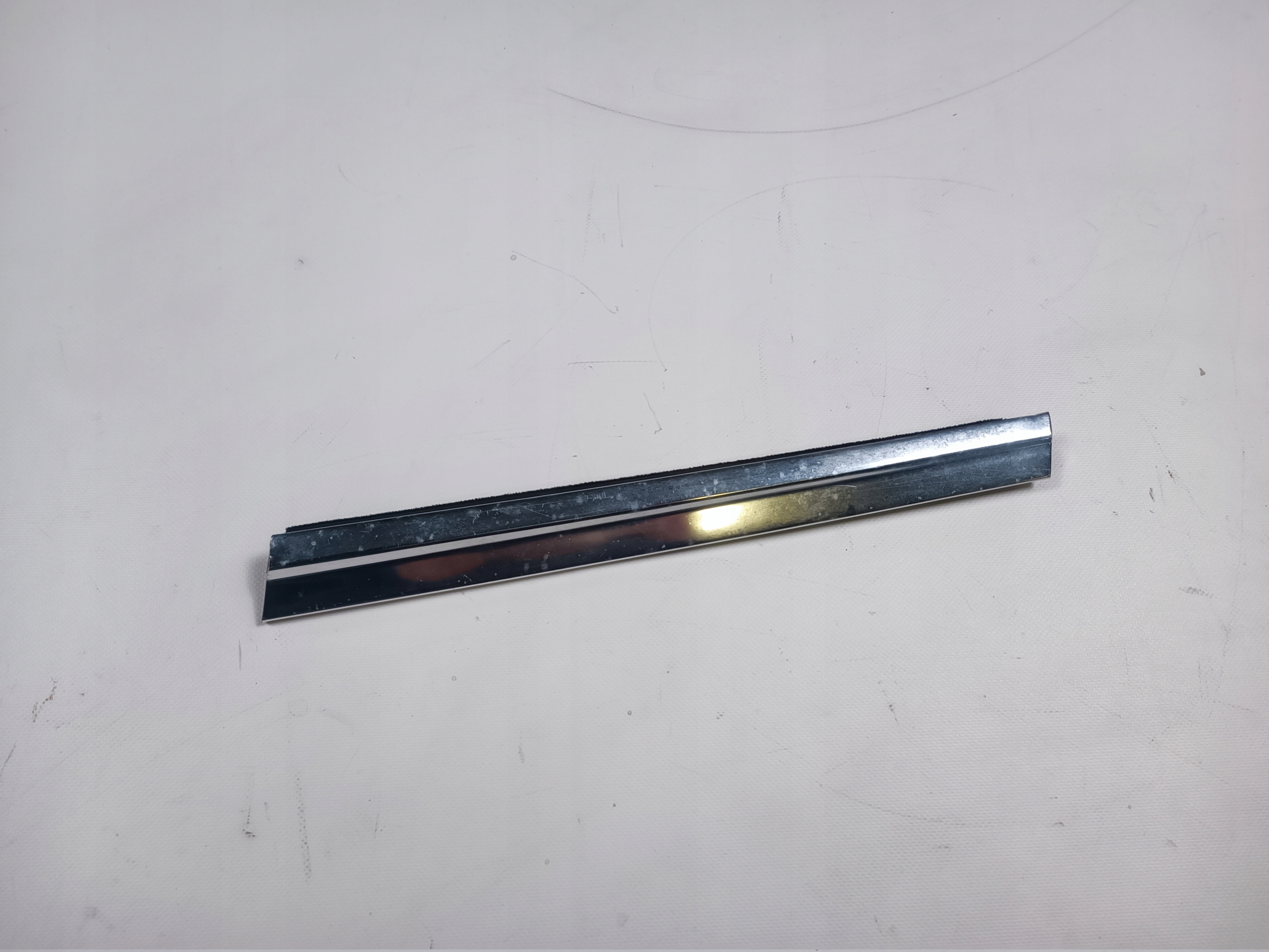moulding dust windows right rear part Mercedes SL 107