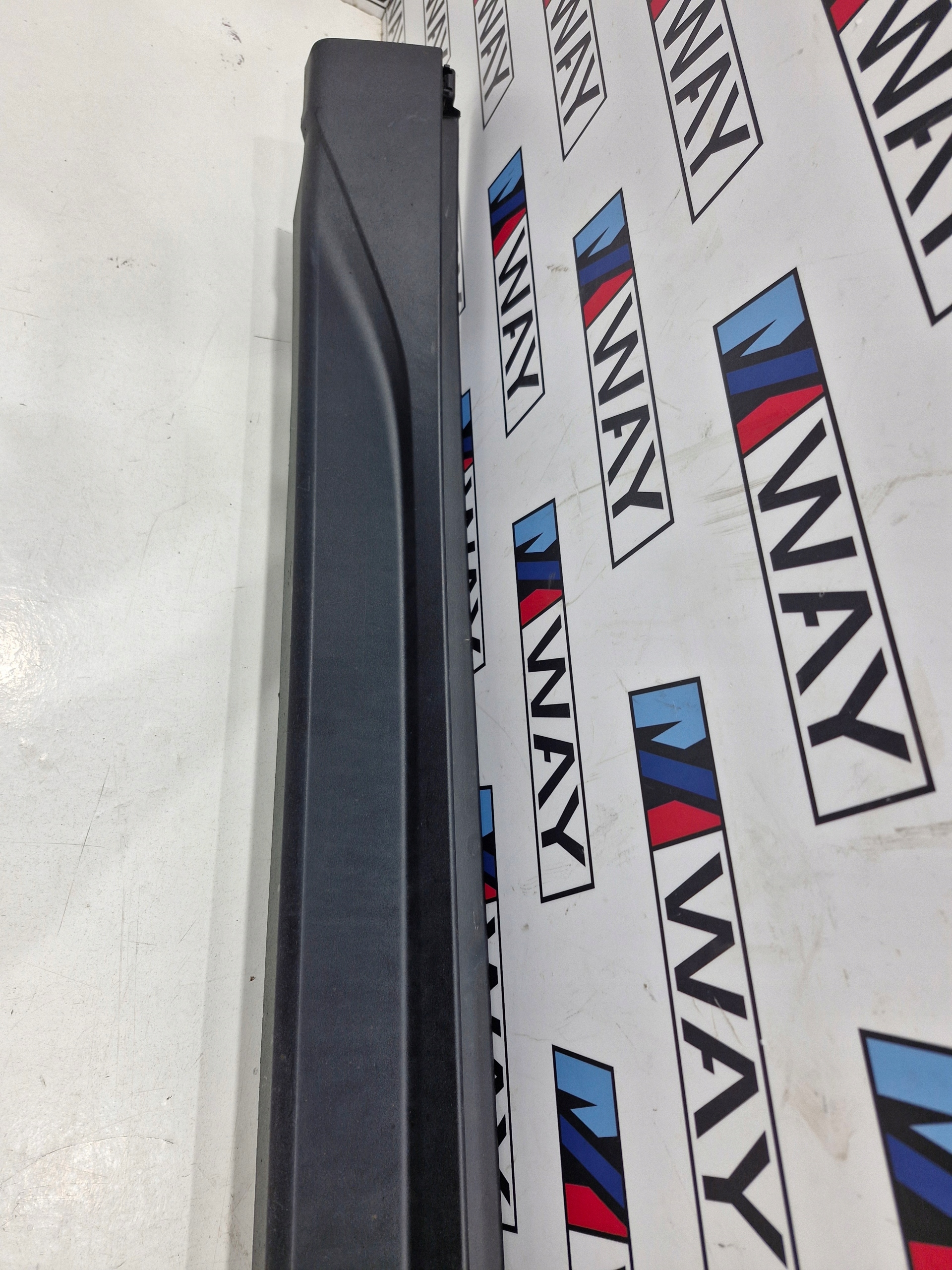 BMW X1 F48 moulding threshold right 7332328