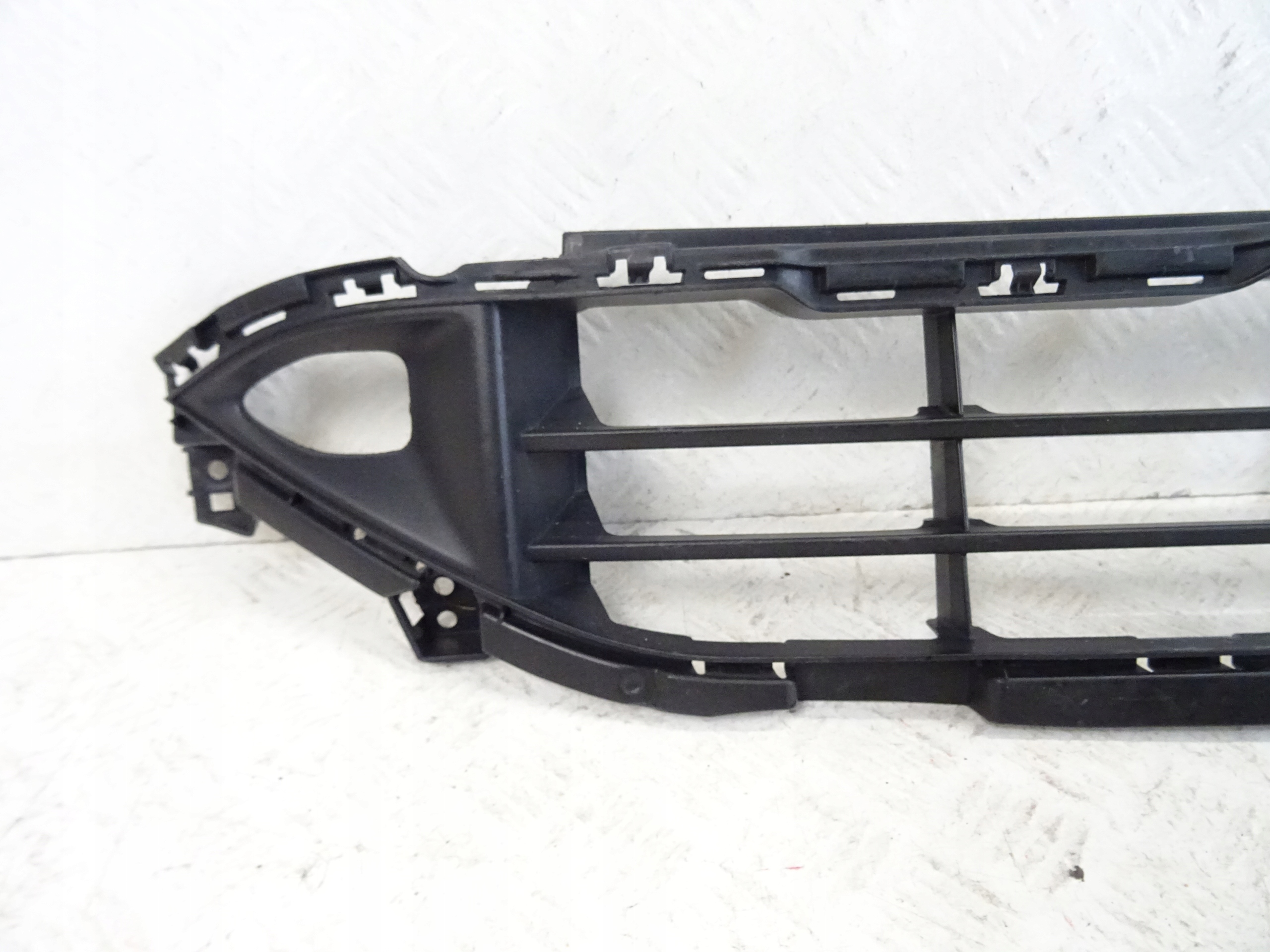 grid of a bumper front front NISSAN X-TRAIL IV 62254-6RA0A