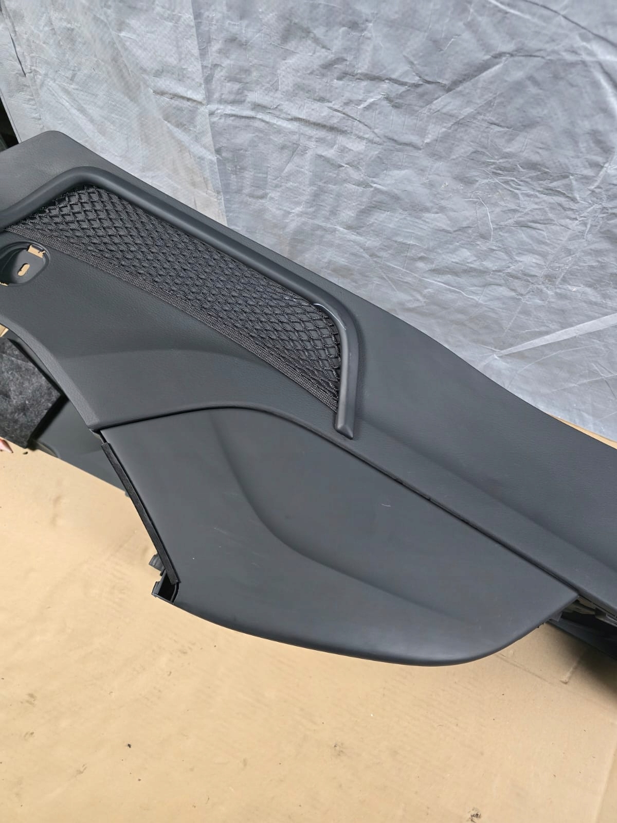 Audi A3 S3 8V седан тунель середина 8V1863241