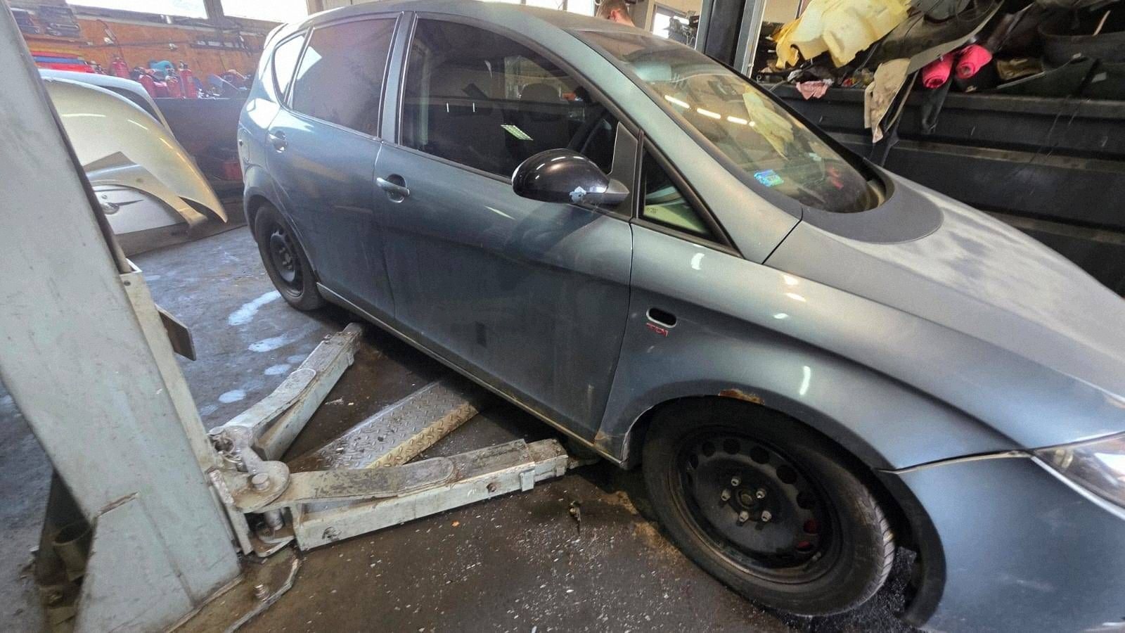 SEAT ALTEA 05- LEON II light REFLEKTOR right front front 5P1941006D EURO