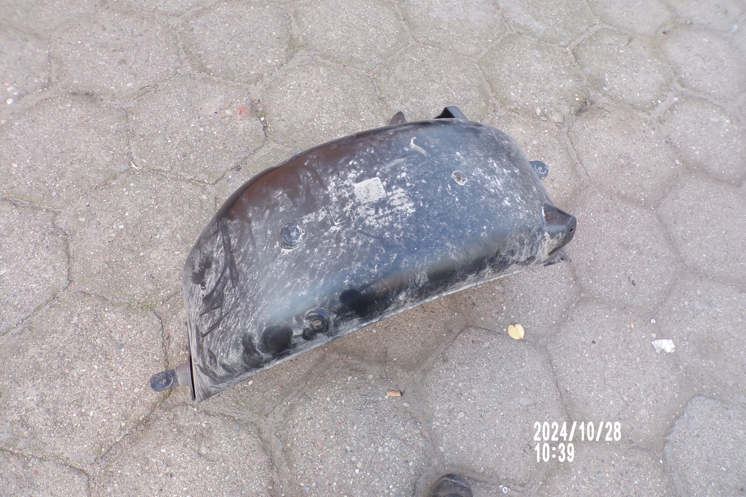 SKODA SCALA подкрылки левый зад 657810969