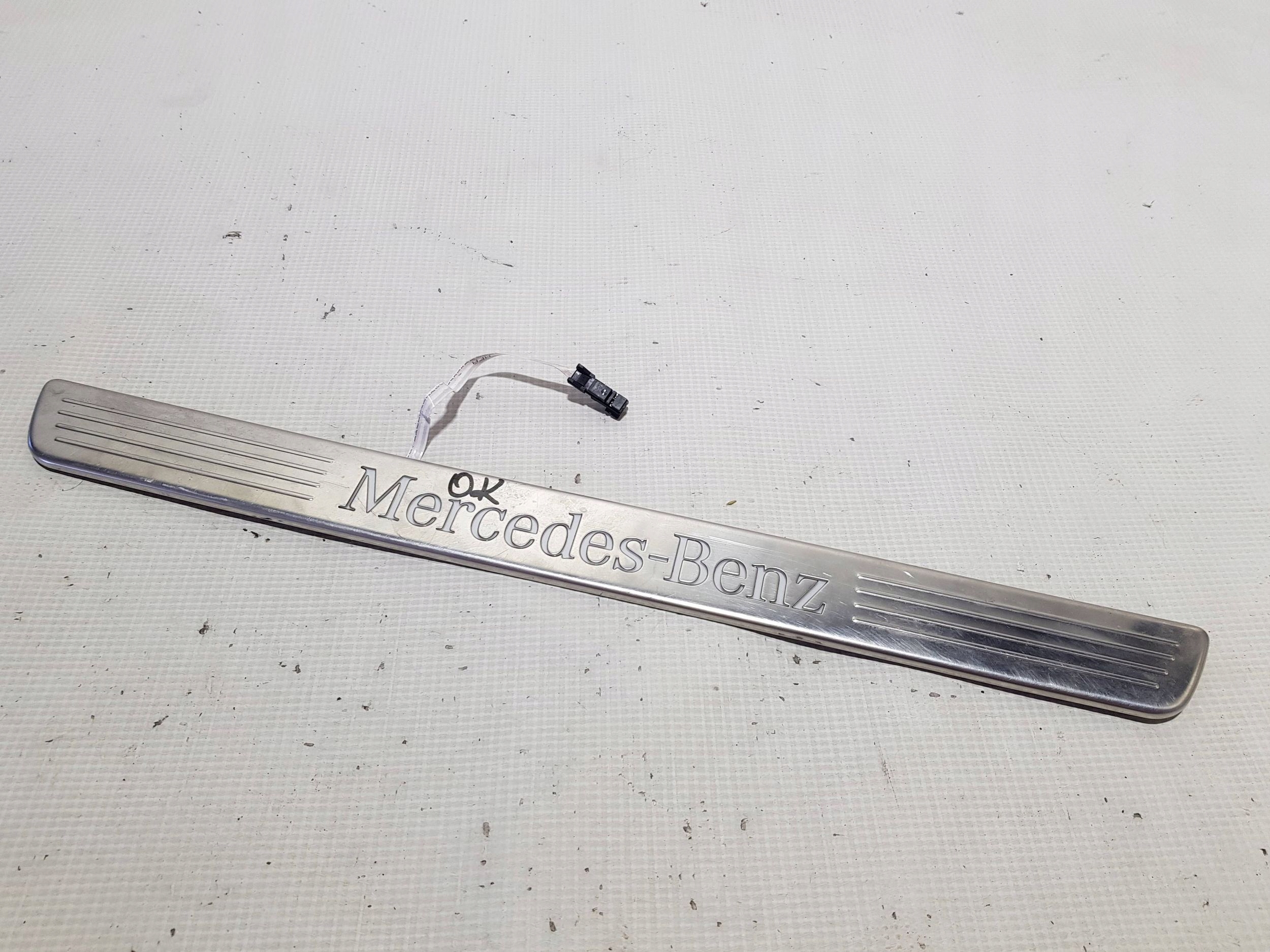 cap threshold front front side left Mercedes CLA W117 W246