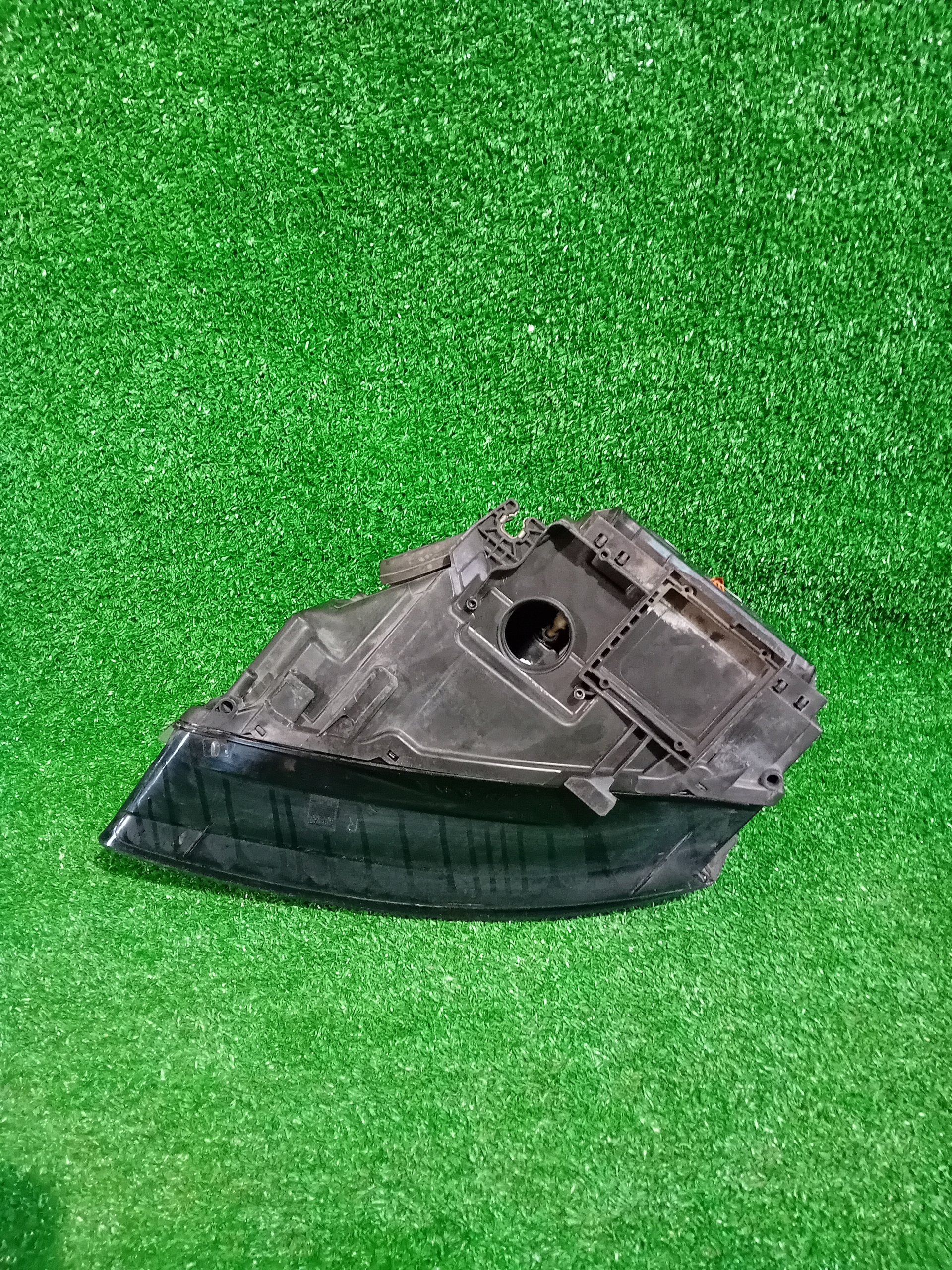 REFLEKTOR right front AUDI A5 8T0 BI-XENON NIE positioning