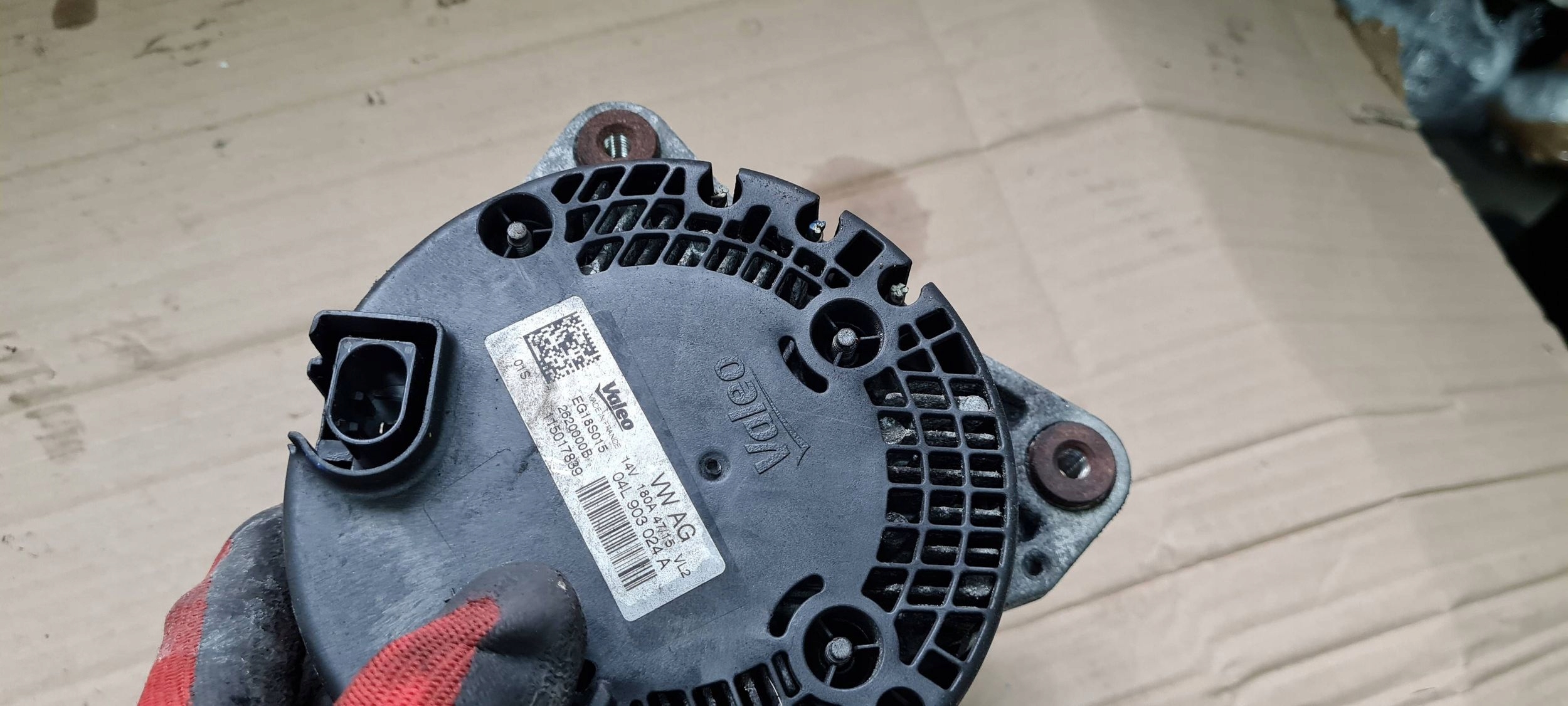 A4 B9 8W ALTERNATOR 2.0 TDI 04L903024A Q5 A6 C7 A5 8W