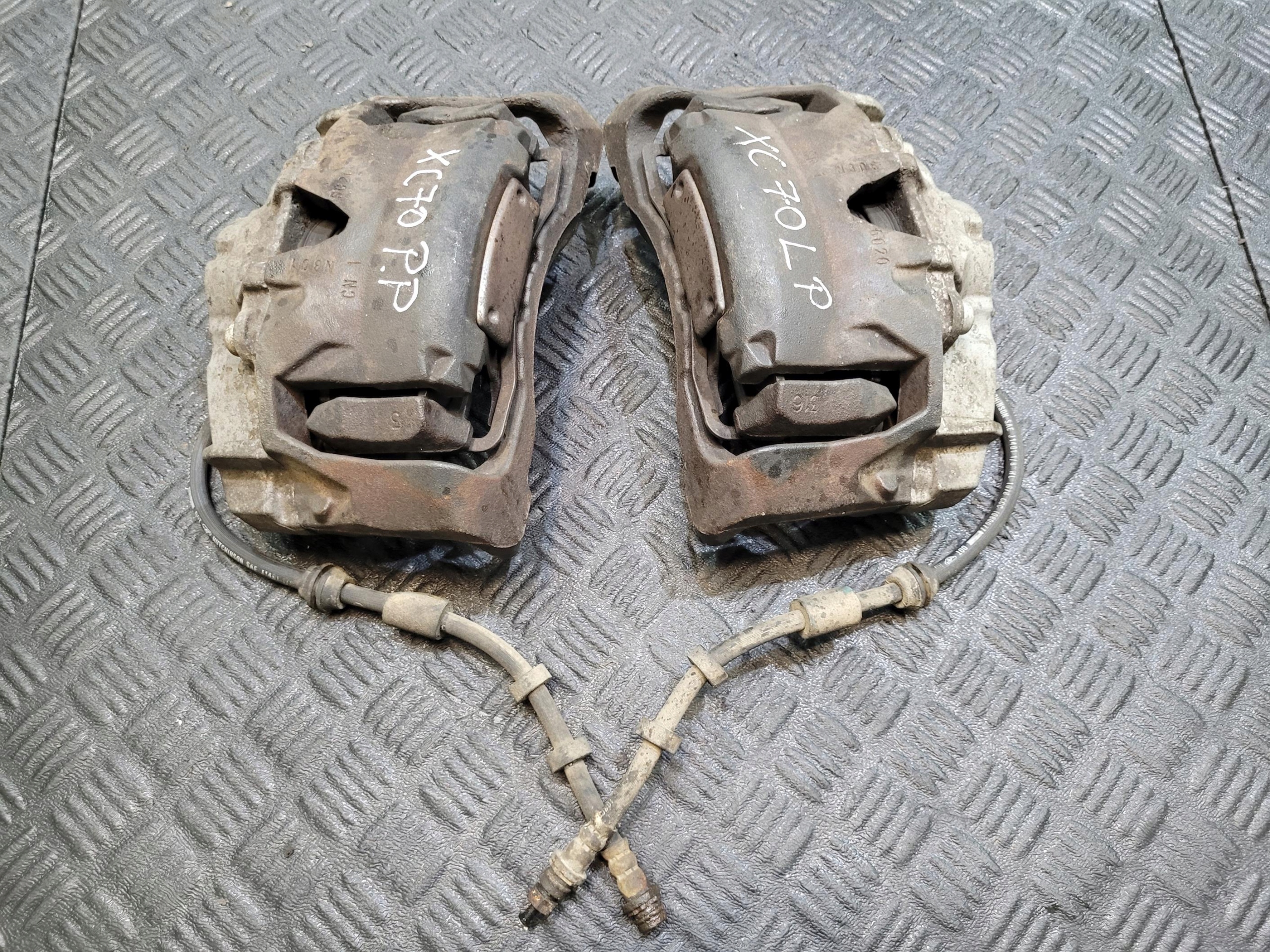 caliper front front left right 316 MM 945 VOLVO XC70 II 2.4 D5
