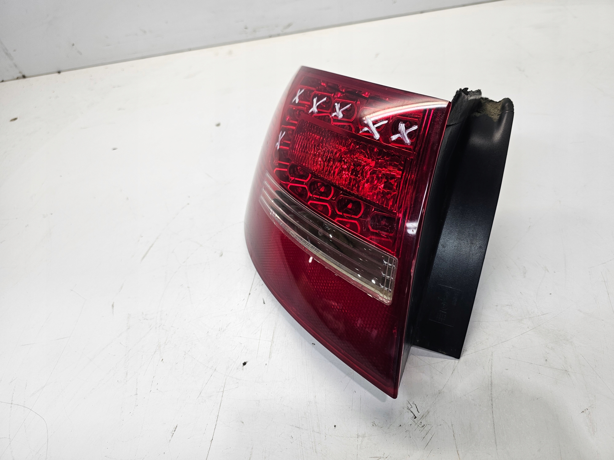 light left rear part LED W fender AUDI A6 C6 LIFT 4F9945095E
