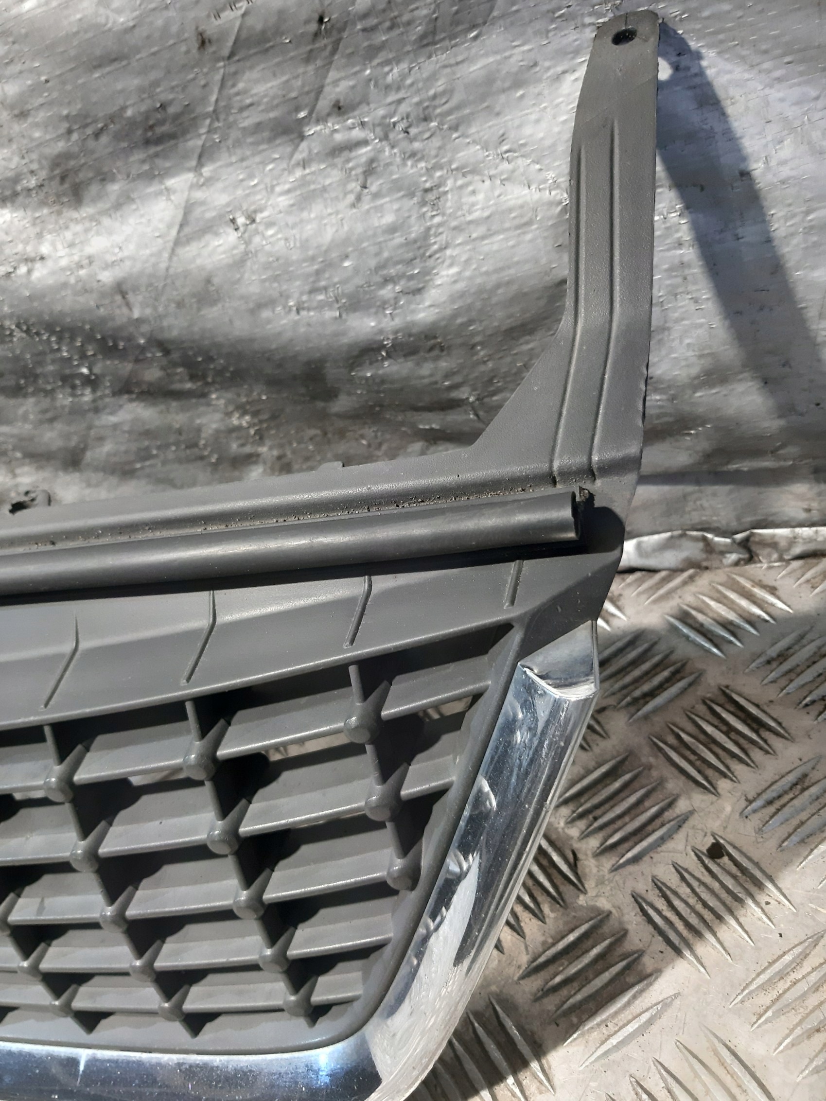 FORD MONDEO MK4 Grill Grill 7S718200A