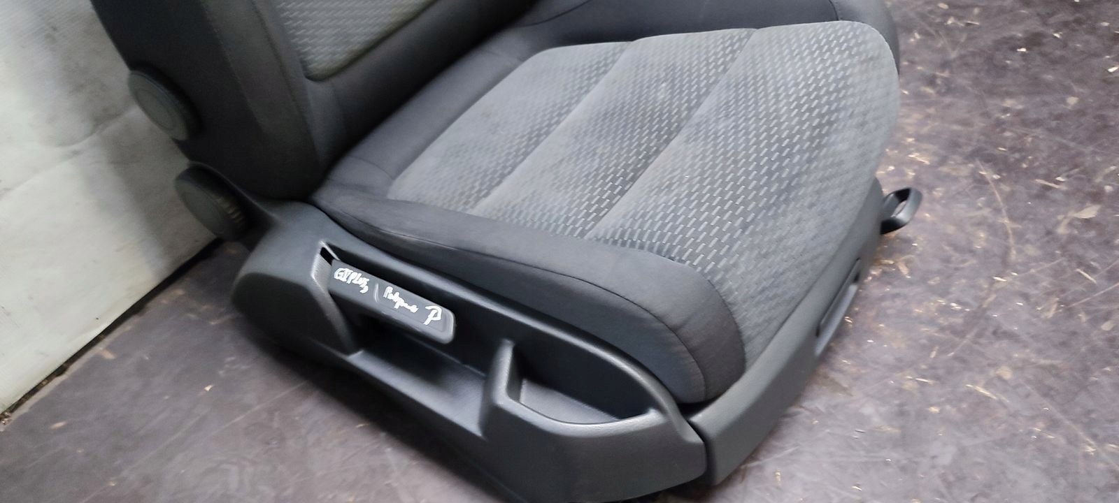sedačka předek přední pravý spolujezdce podgrzewany VW Golf VI plus