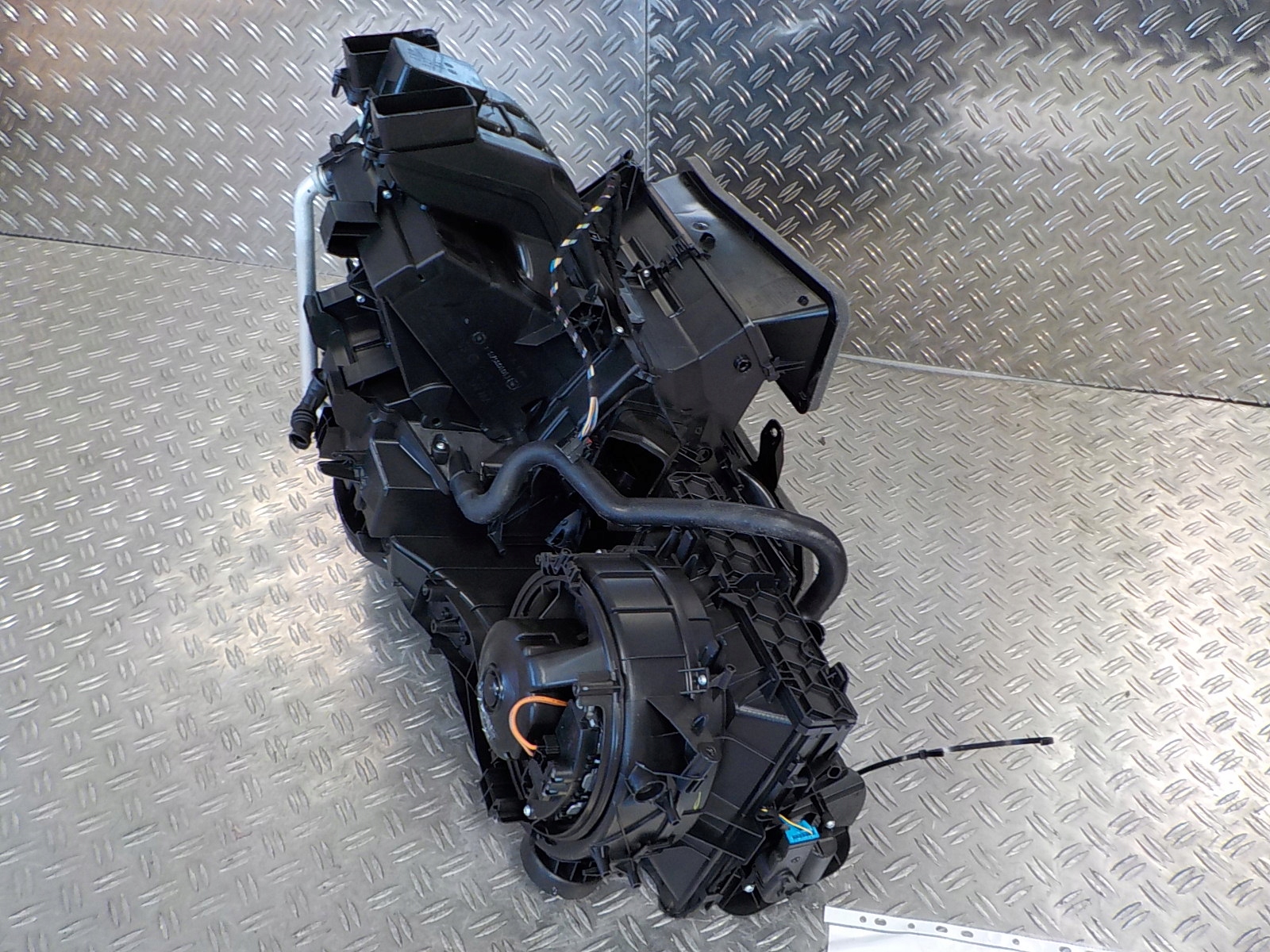 GOLF VII 7 16-20 1.0 радиатор отопителя