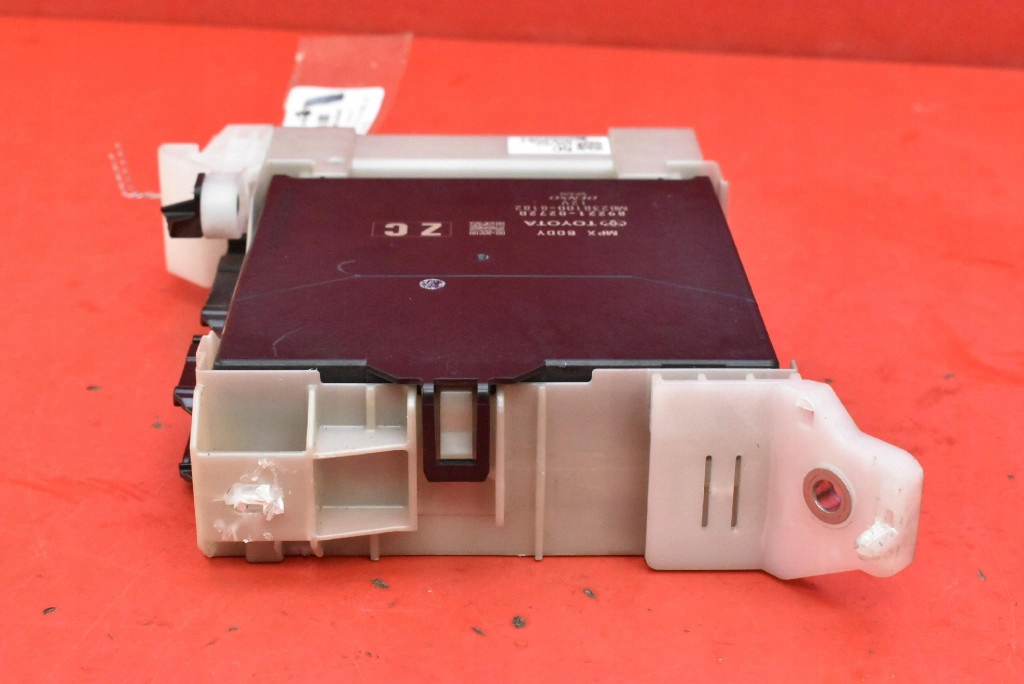 control unit module BSI 89221-02720 TOYOTA COROLLA E21 1.2 T D-4T 116 KM 18-25