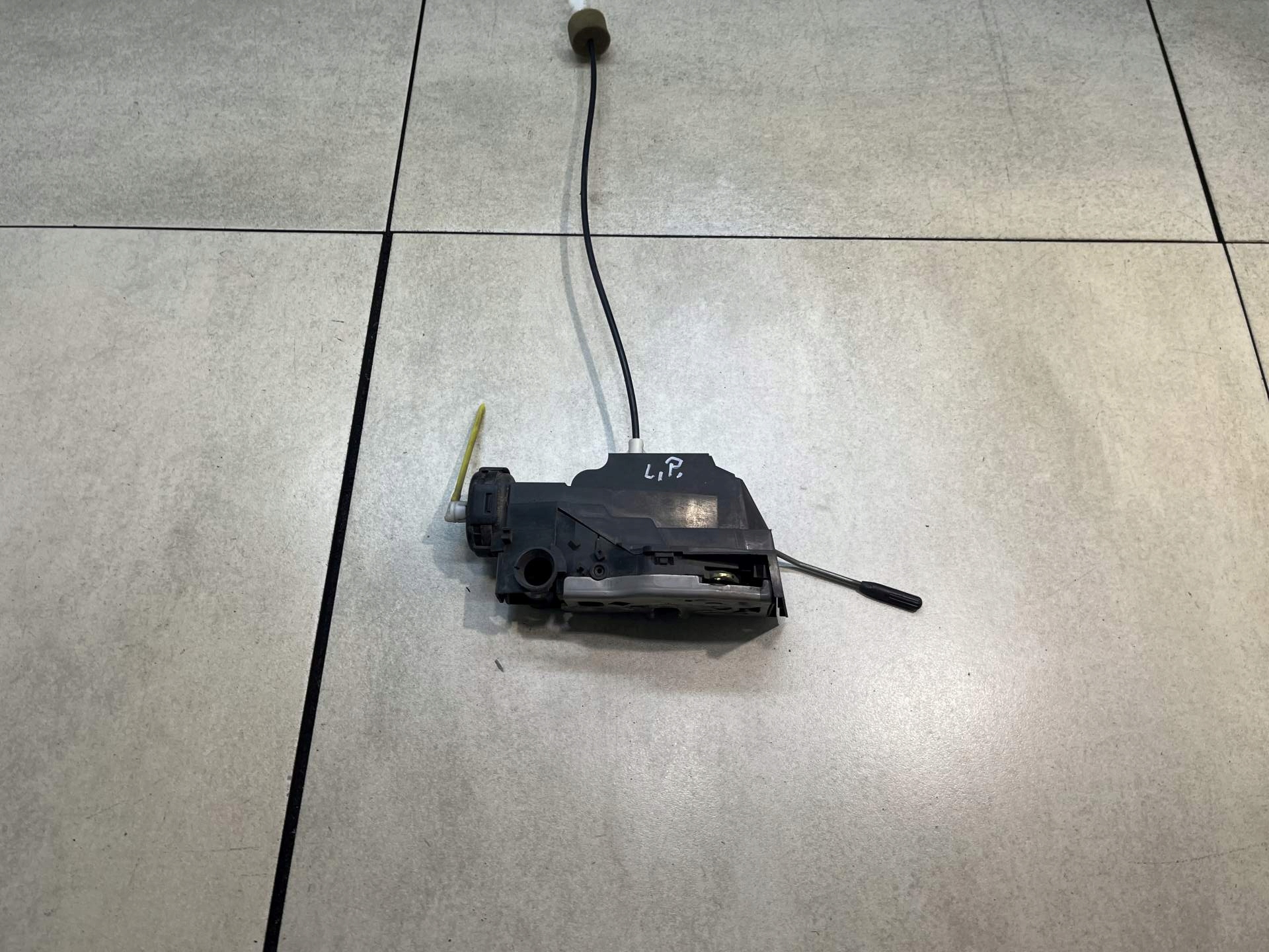 lock door left front MERCEDES W168 1.6B LIFT