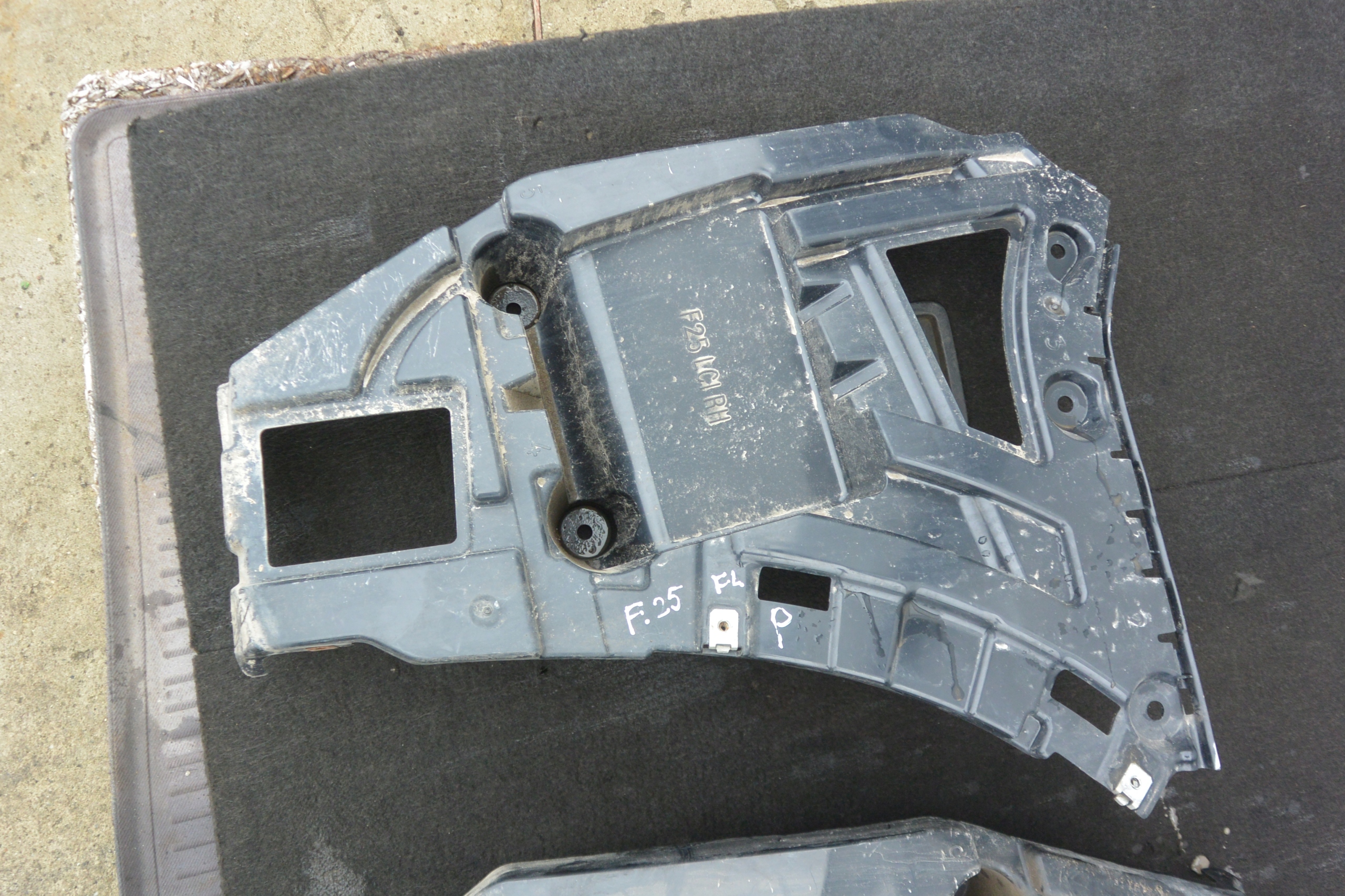 BMW X3 F25 LIFT bumper bracket left right rear part