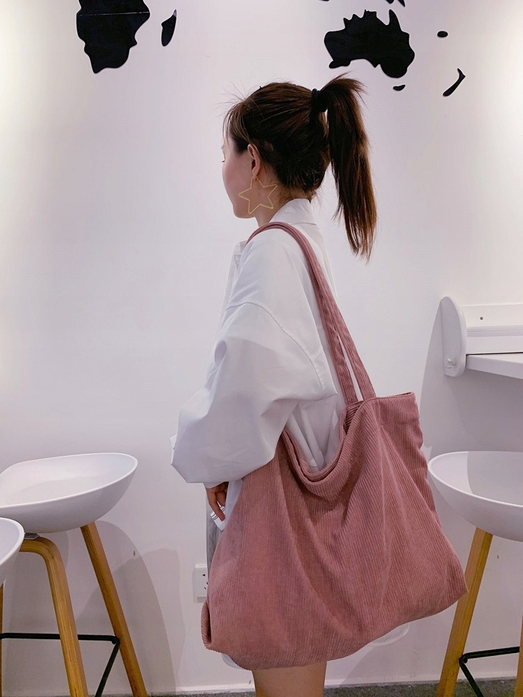 TORBA DUŻA RÓŻOWA NA RAMIĘ MOCNA MIEJSKA SZTRUKSOWA STUDENCKA DO SZKOŁY Wzór dominujący bez wzoru