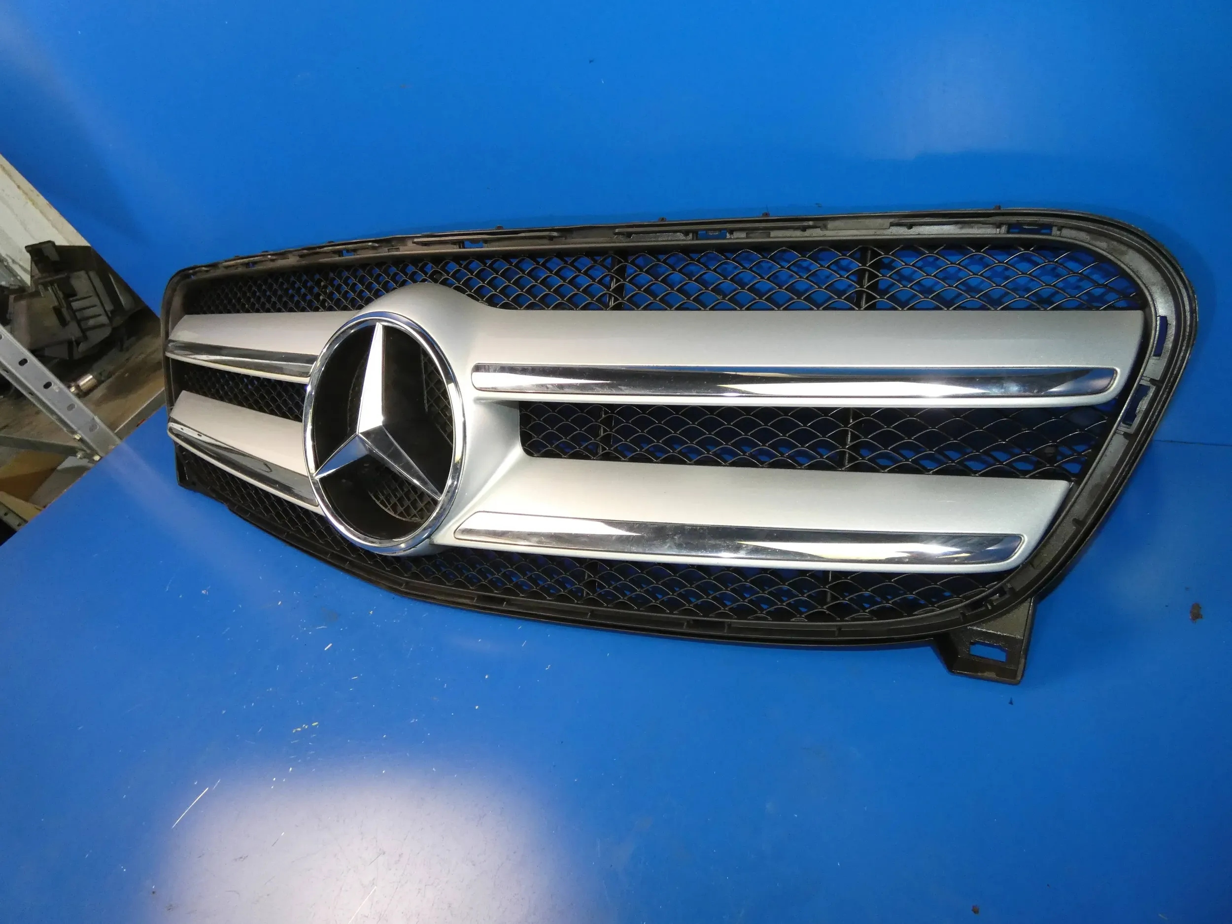 Mercedes GLA W156 X156 GRILL ATRAPA ZDERZAKA AMG Producent części Mercedes-Benz OE