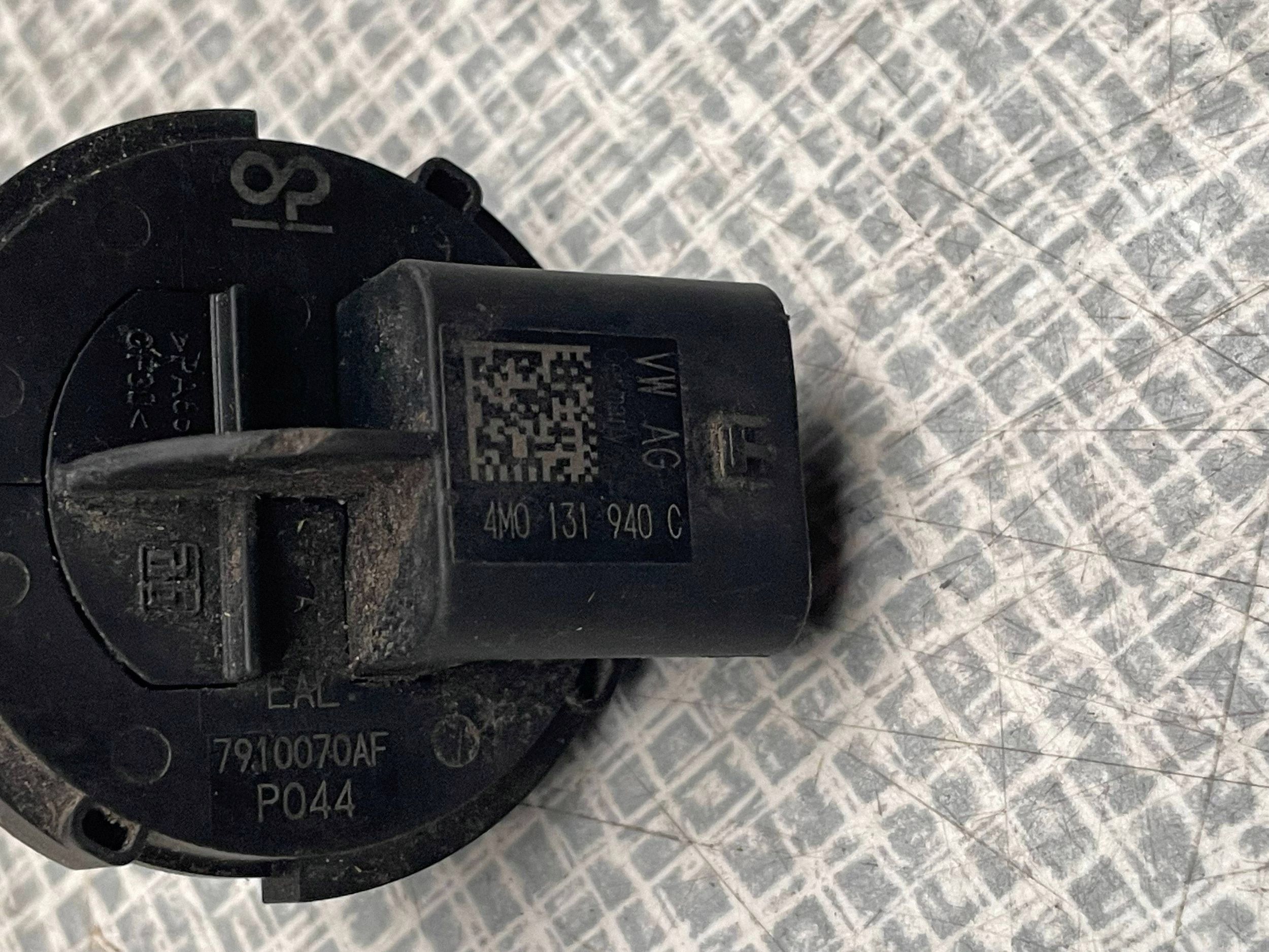 Sensor ADBLUE AUDI Q7 4M 4M0131940C @M