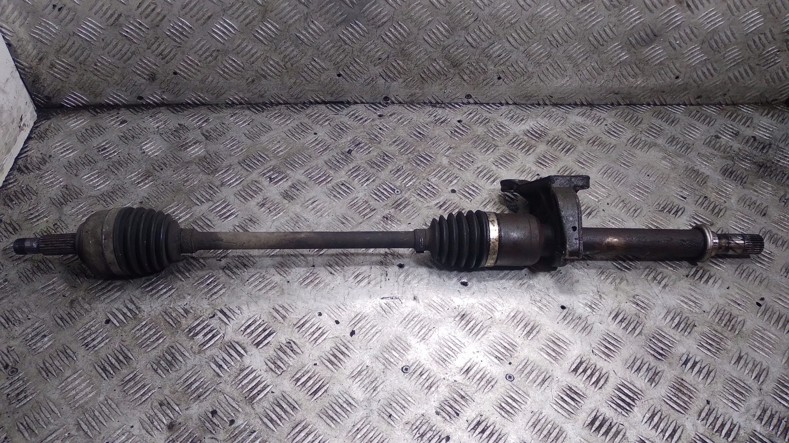 semi-axis semi-axis left front RENAULT CLIO 3 8200286041