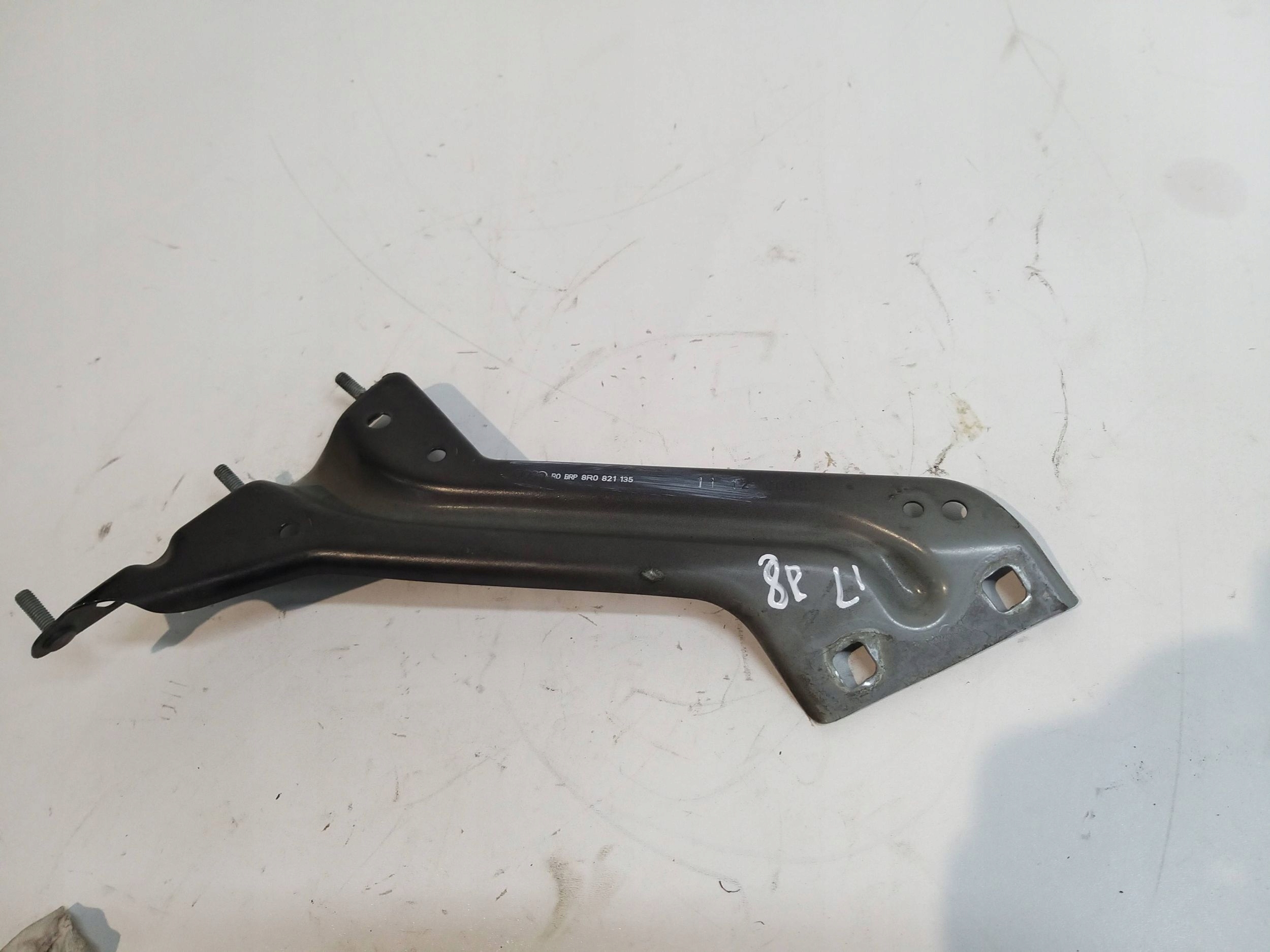 AUDI Q5 8R Support plaque Console Aile Gauche Avant Avant 8R0821135