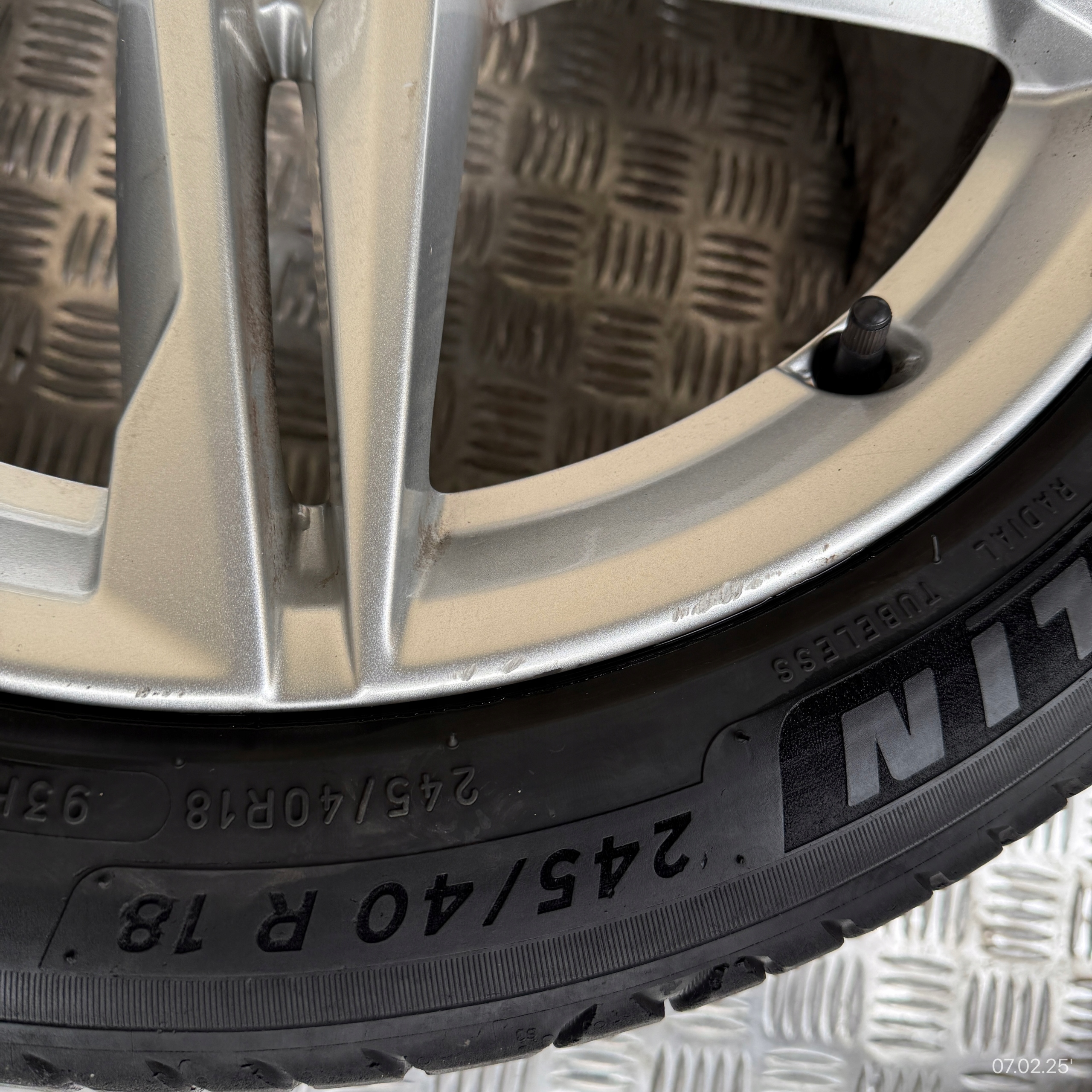 discs wheels tyres AUDI A4 B9 MICHELIN 245/40/18" 4MM summer