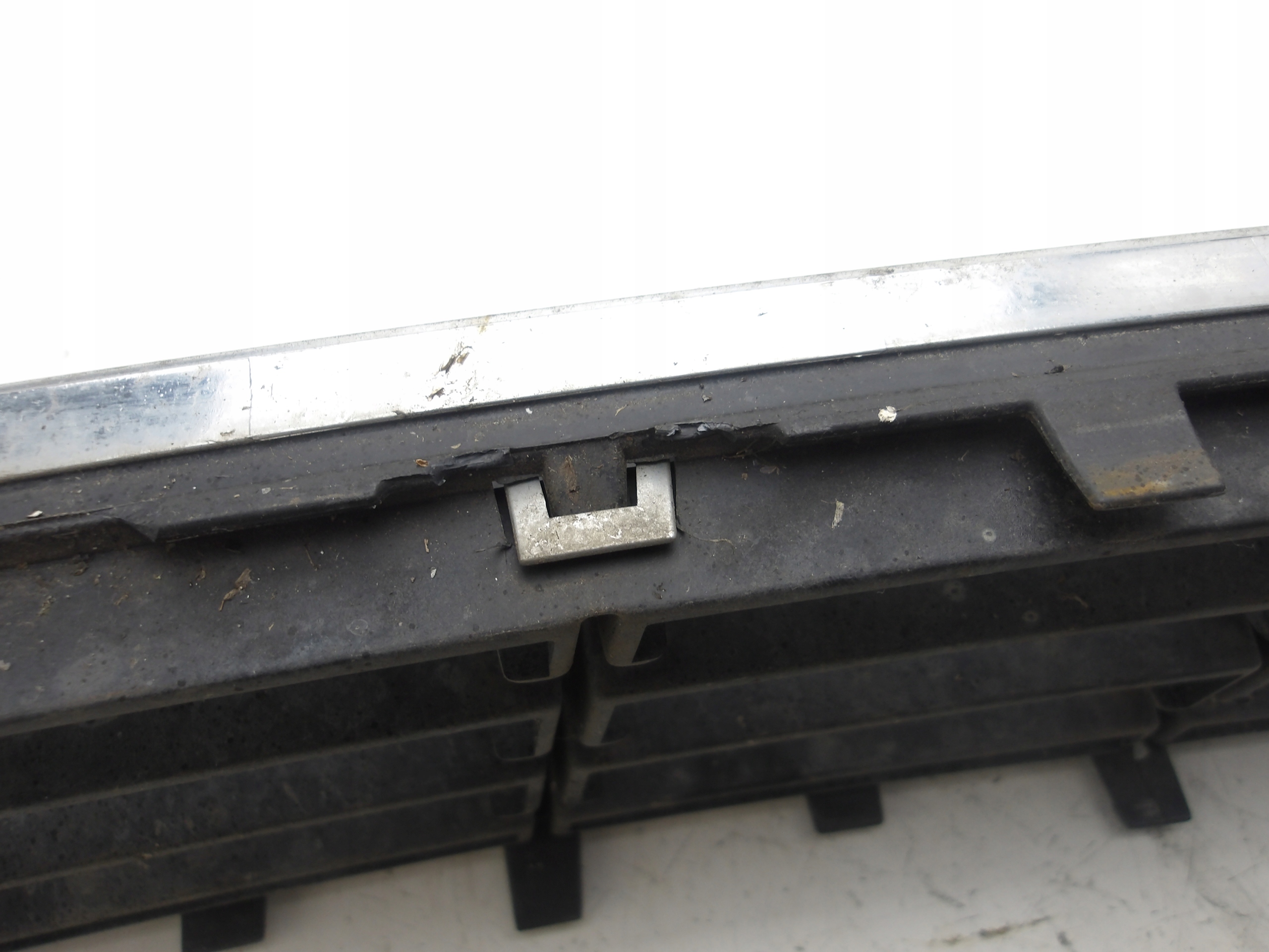 VW PASSAT B6 05-10 grid of a bumper front front CHROM 3C0853677