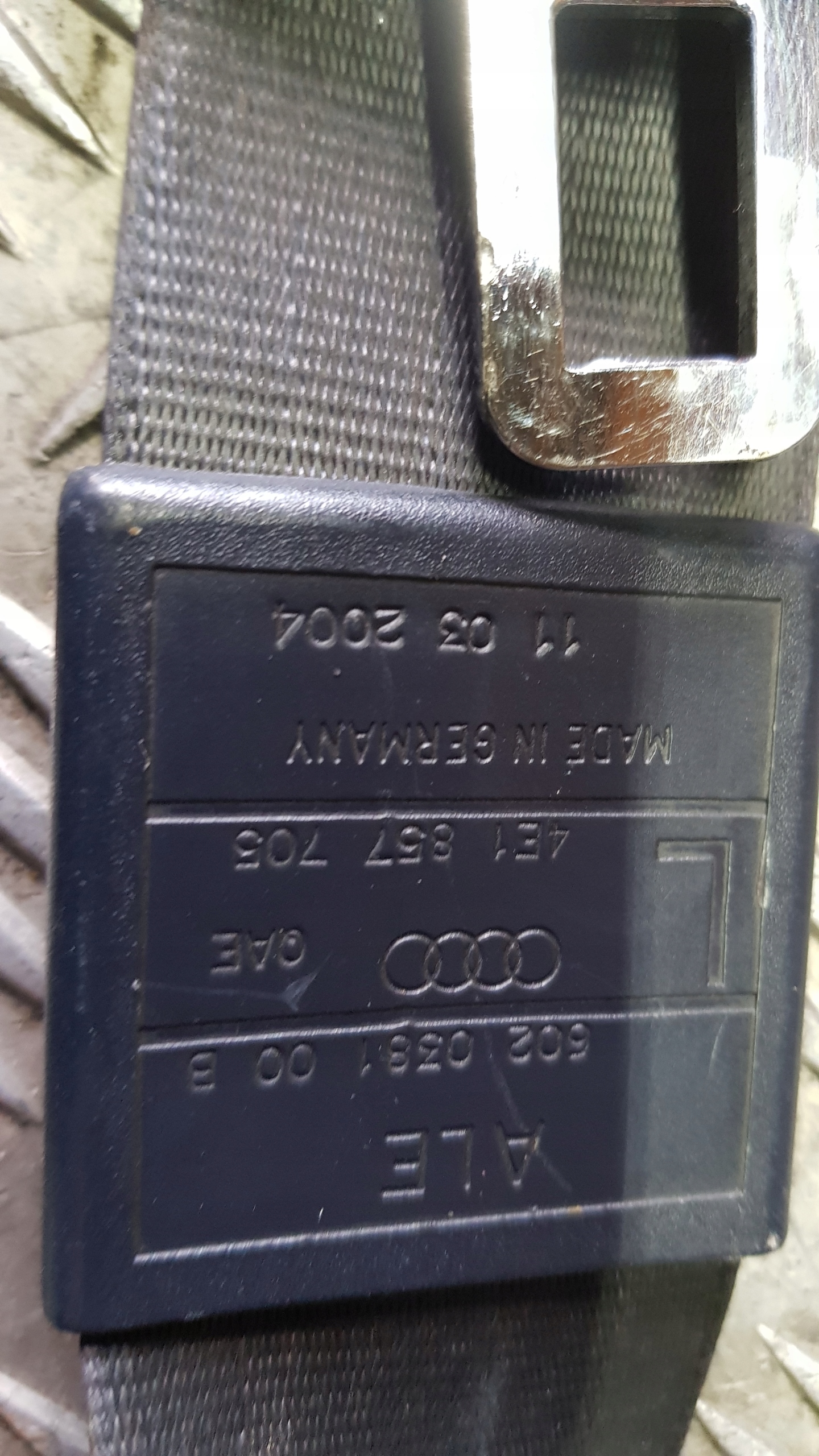 AUDI A8 D3 tension belt safety left front