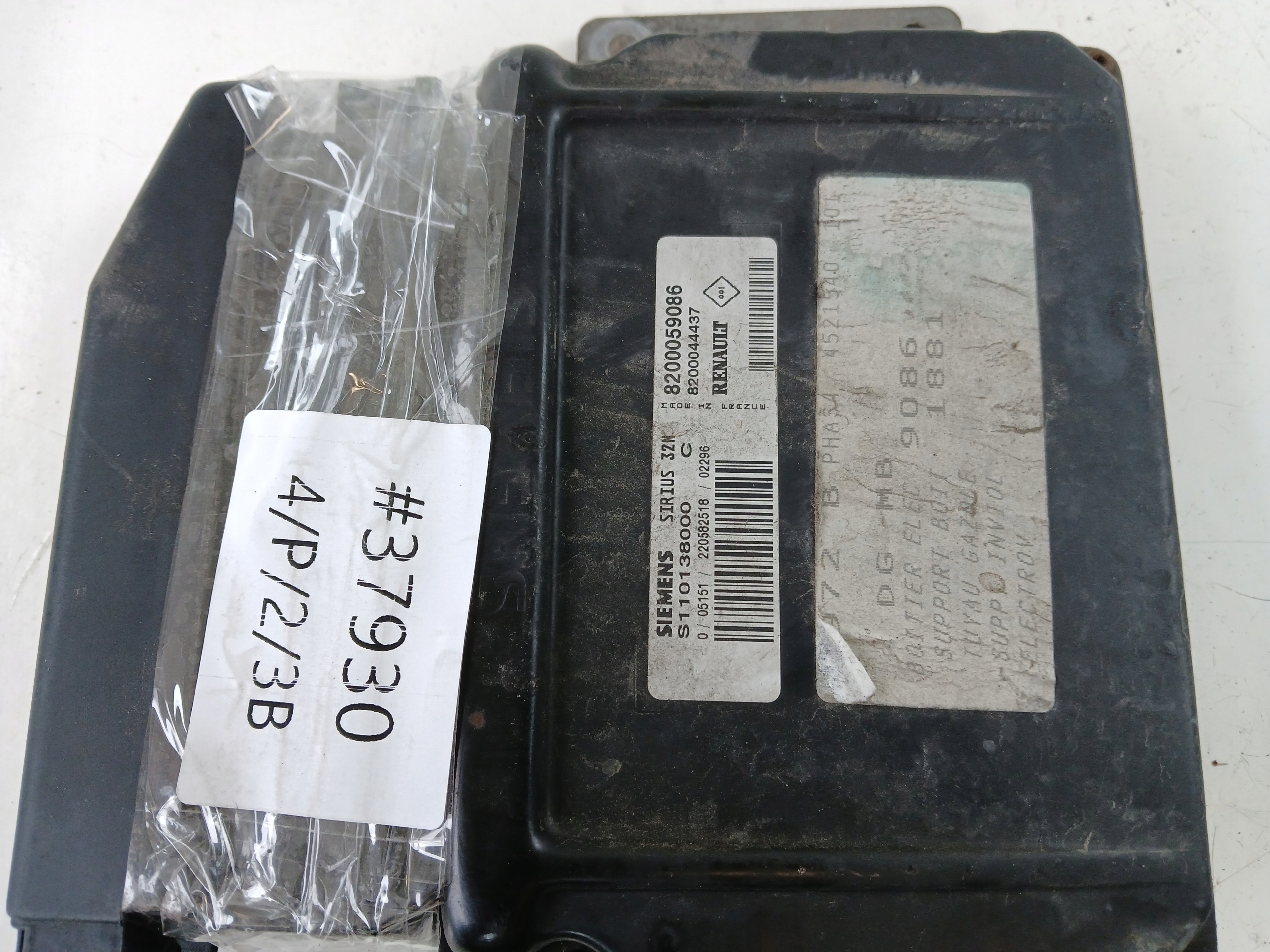 RENAULT CLIO II 1.2 control unit of the engine 8200059086