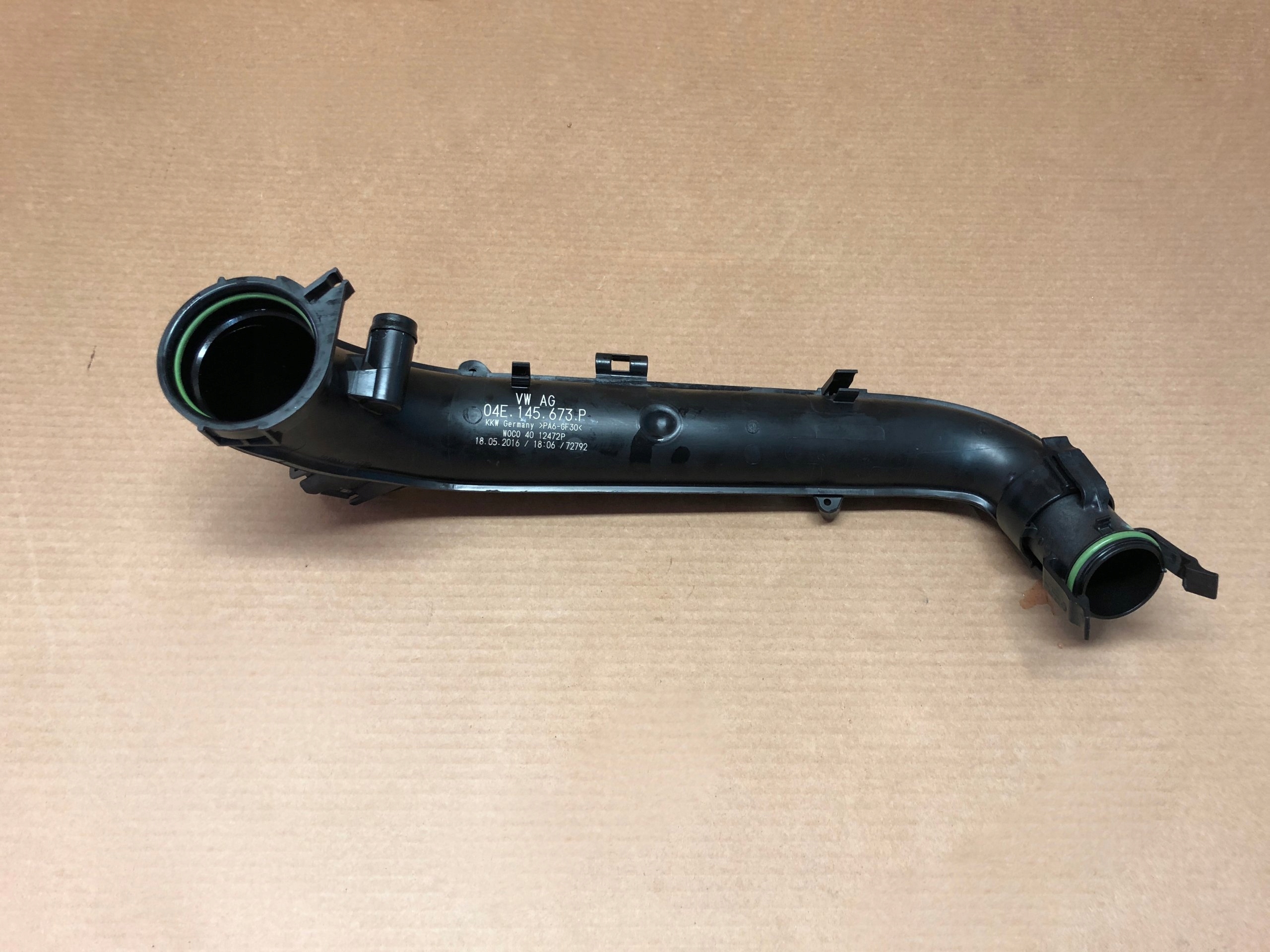 VW GOLF VII AUDI A3 rohr intercooler 04E145673P