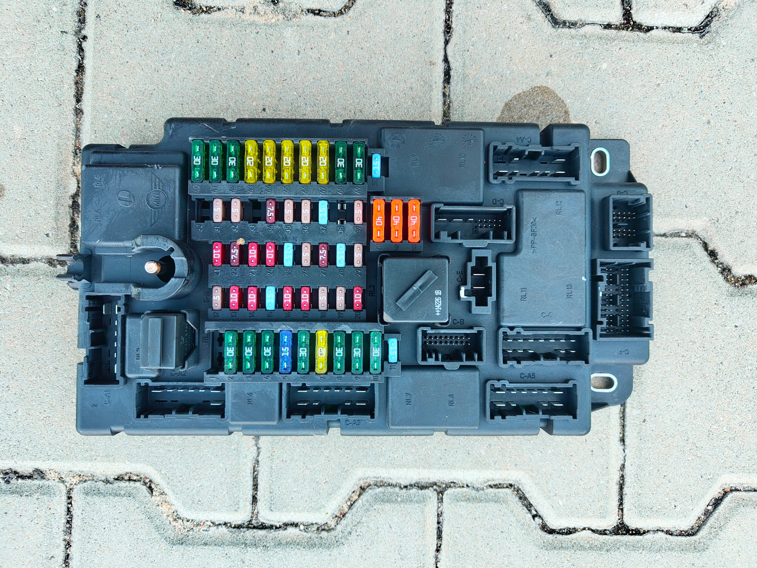 MINI R60 модуль блок предохранителей 9813233