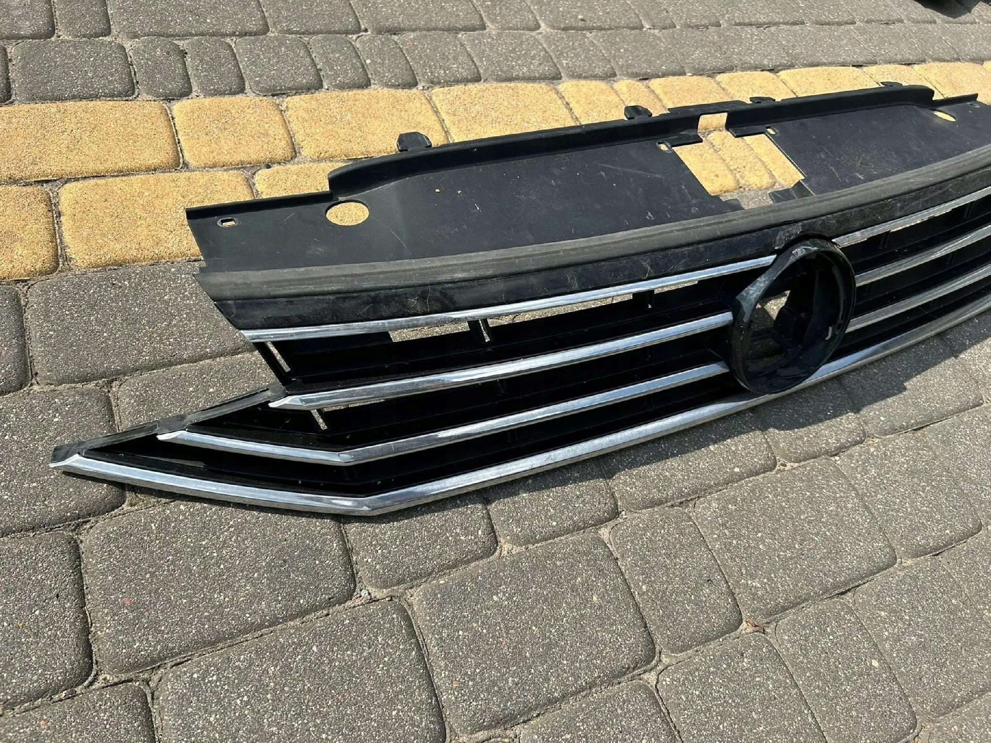 VW Passat B8 Kühlergrill FRONTGRILL Kühlergitter 3G0853651BM - Thumbnail 2