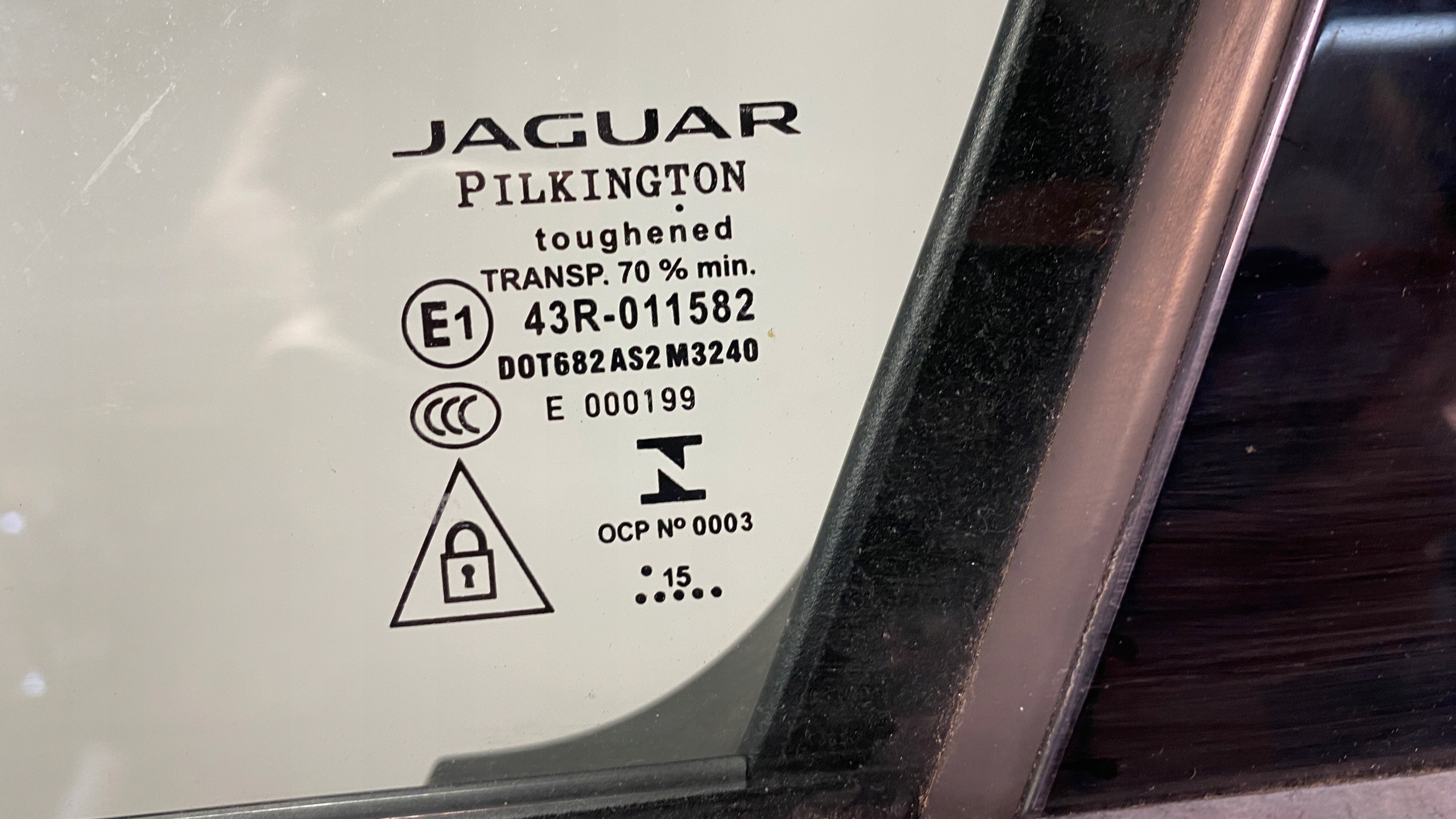JAGUAR XE X760 door left left front front JBC2103 ULTIMATE BLACK 15-19