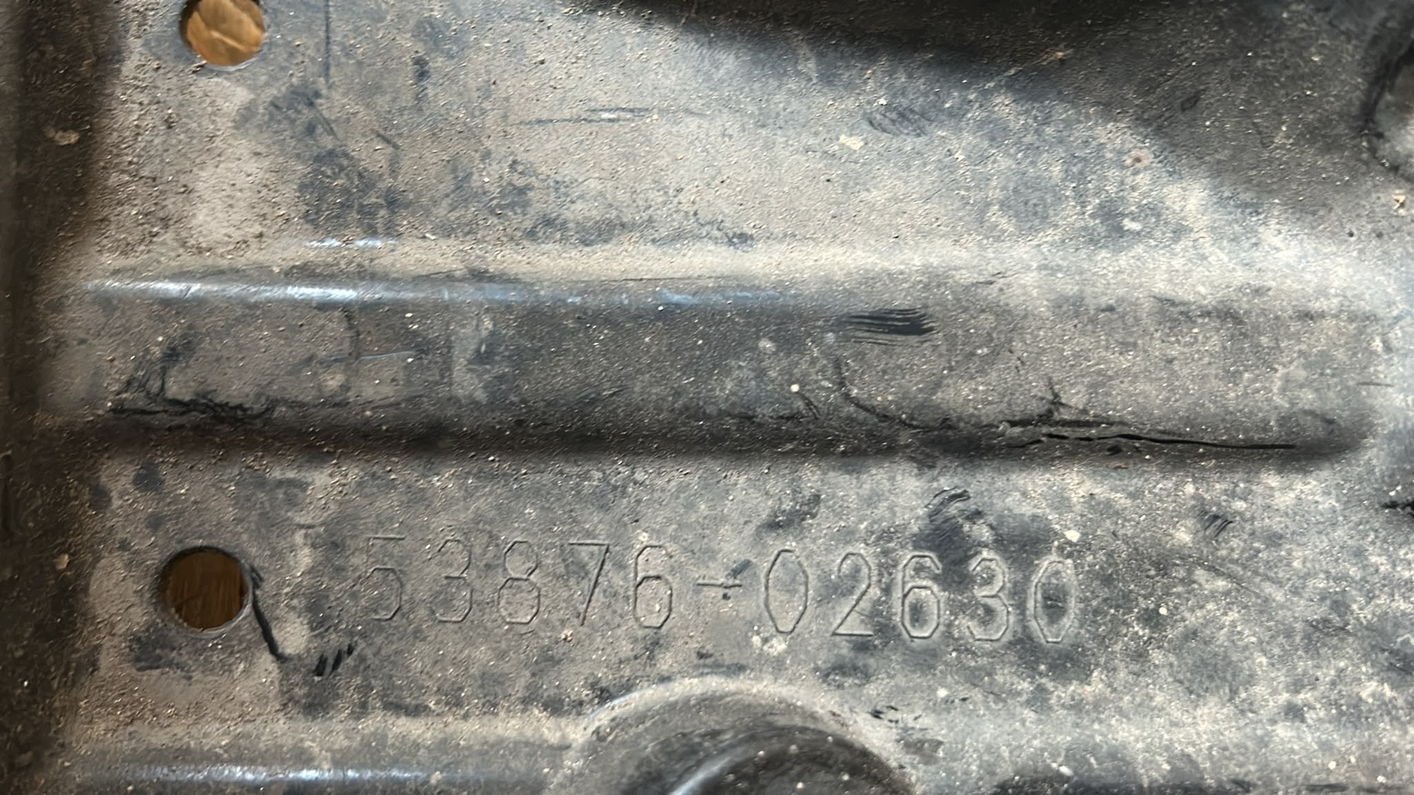 podblatník levé levý předek přední TOYOTA COROLLA E21 19- KOMBI HB