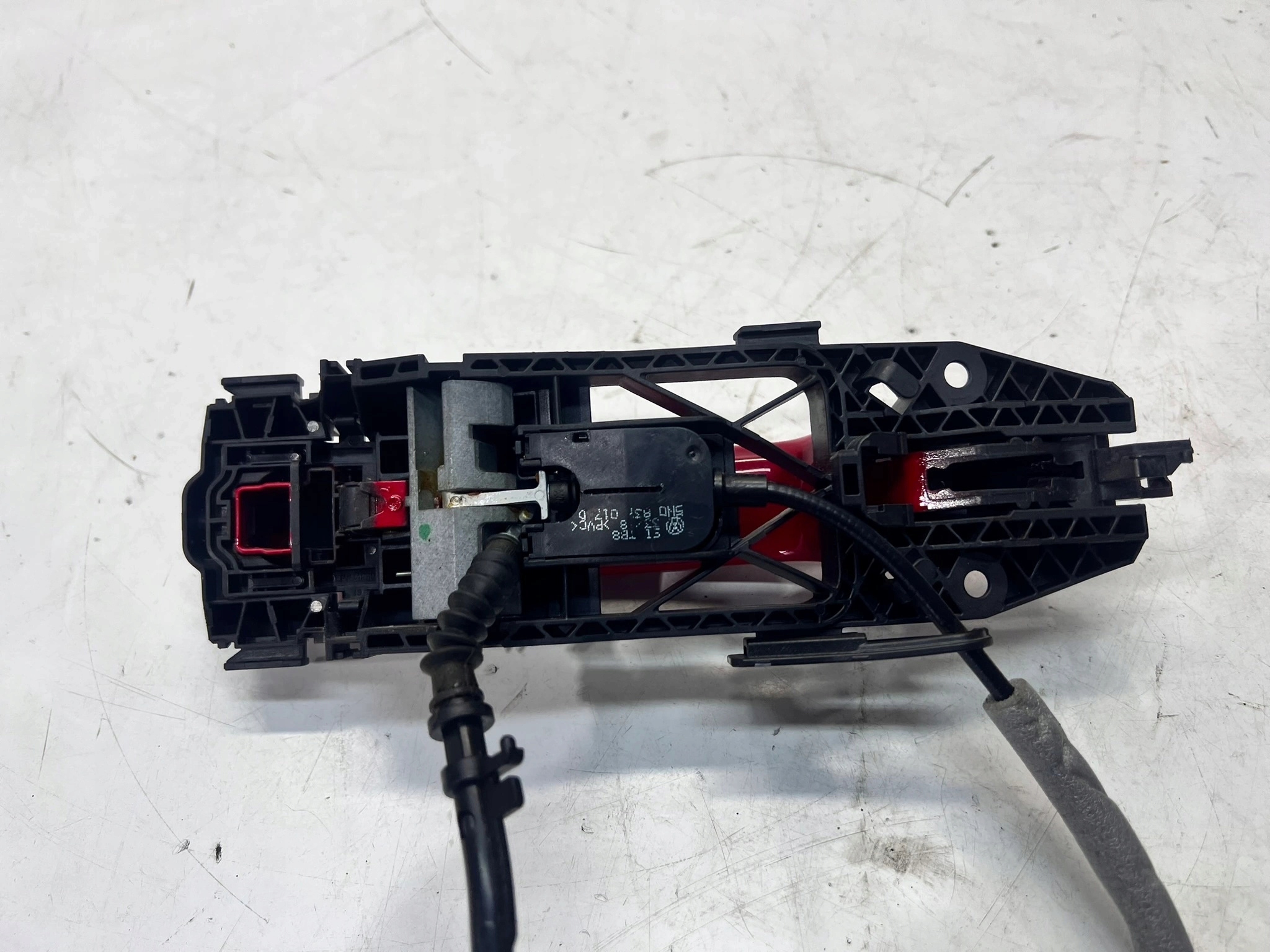 handle left rear part AUDI A3 8V Q3 8V0839885 LY3U