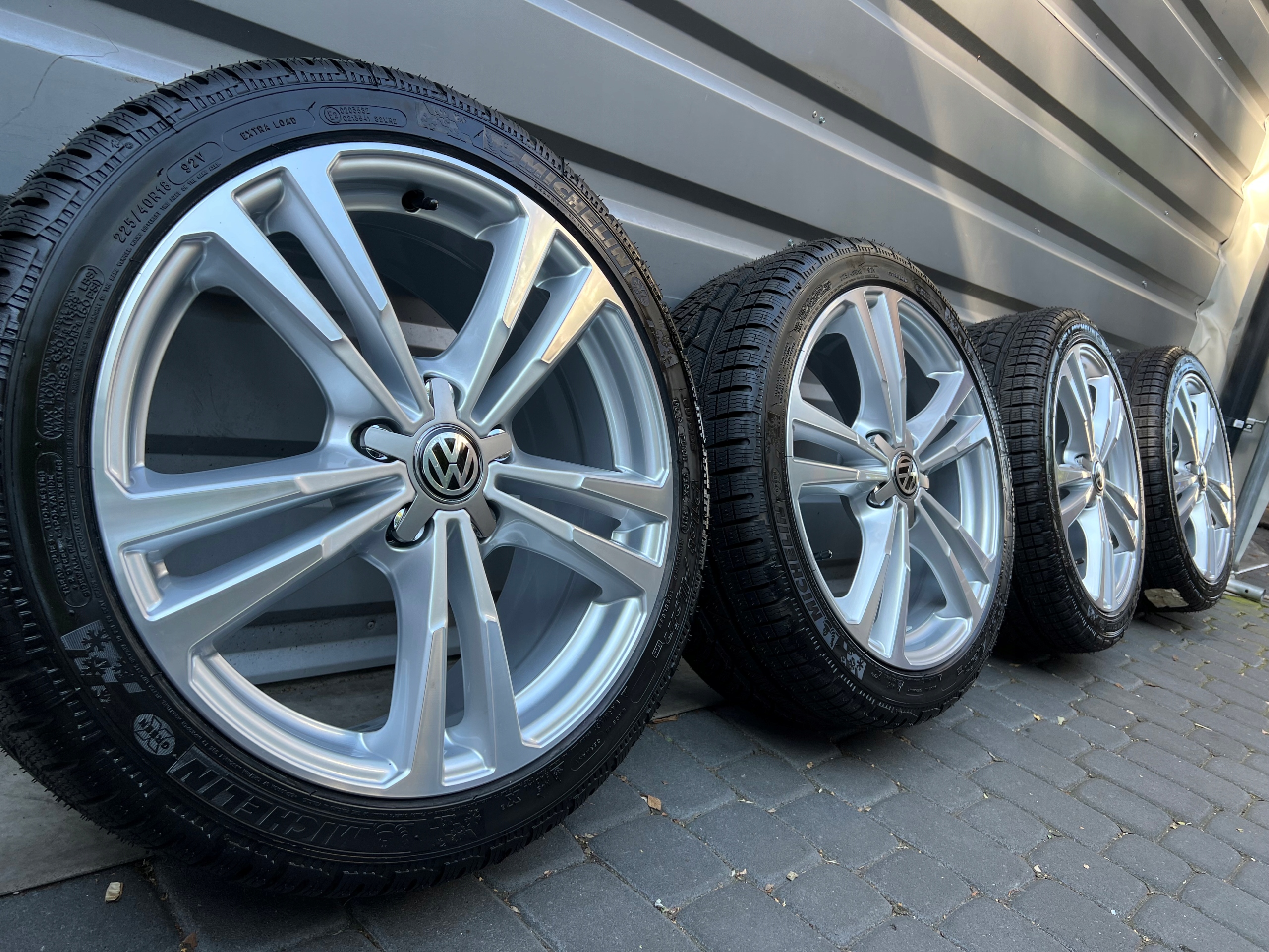 NOWE Felgi 18 Volkswagen Golf Touran Passat T-Roc