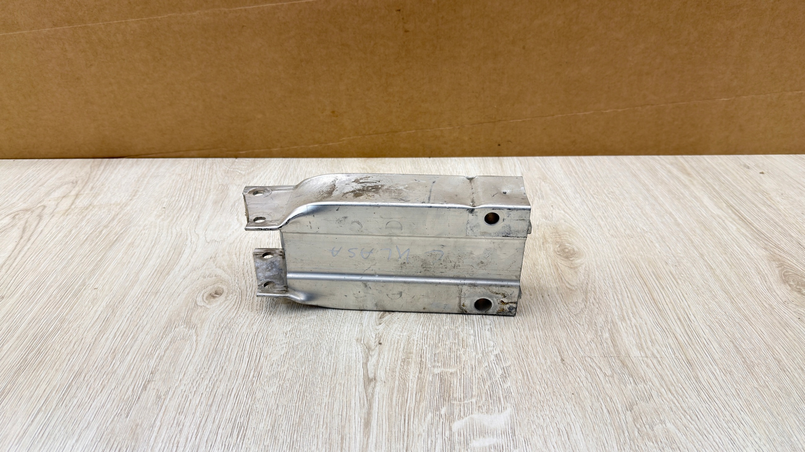 beam tip left front holder siders bracket MERCEDES C-KLASA 204 KA24/UL618