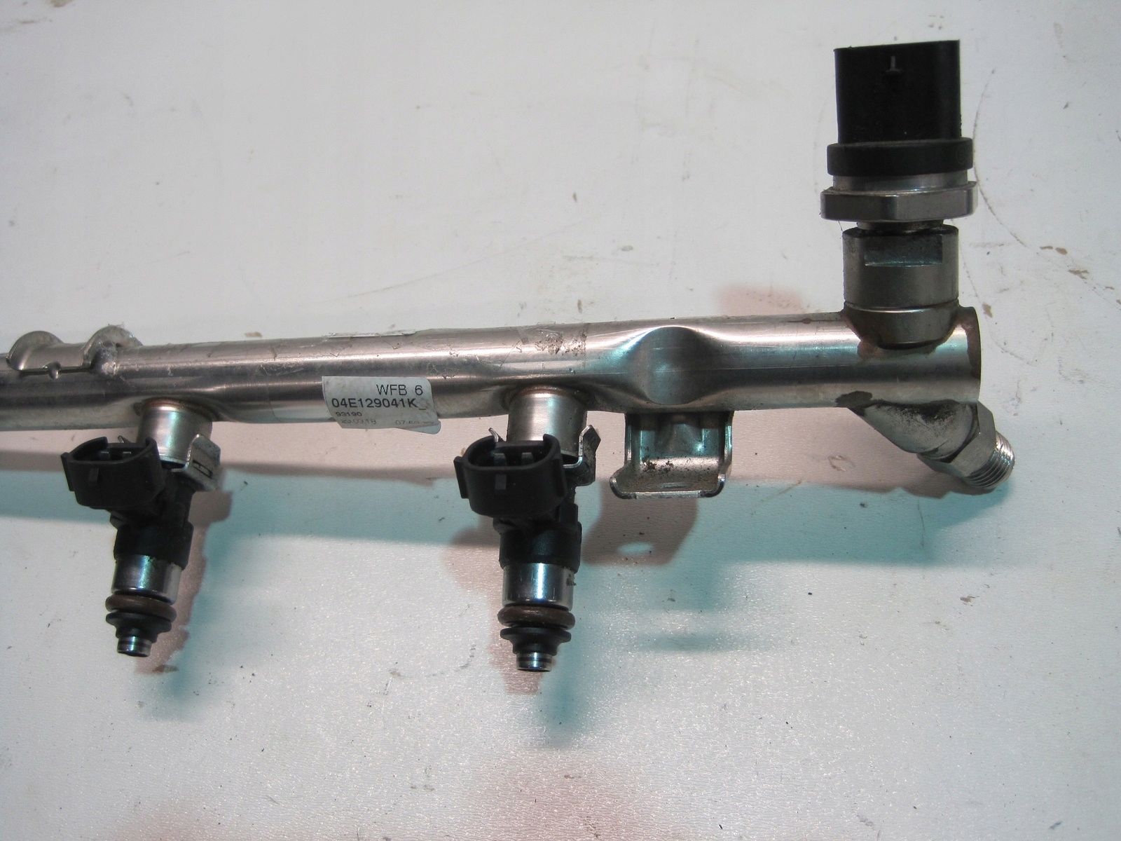 Rampe injection VW AUDI SEAT SKODA 04E129041K