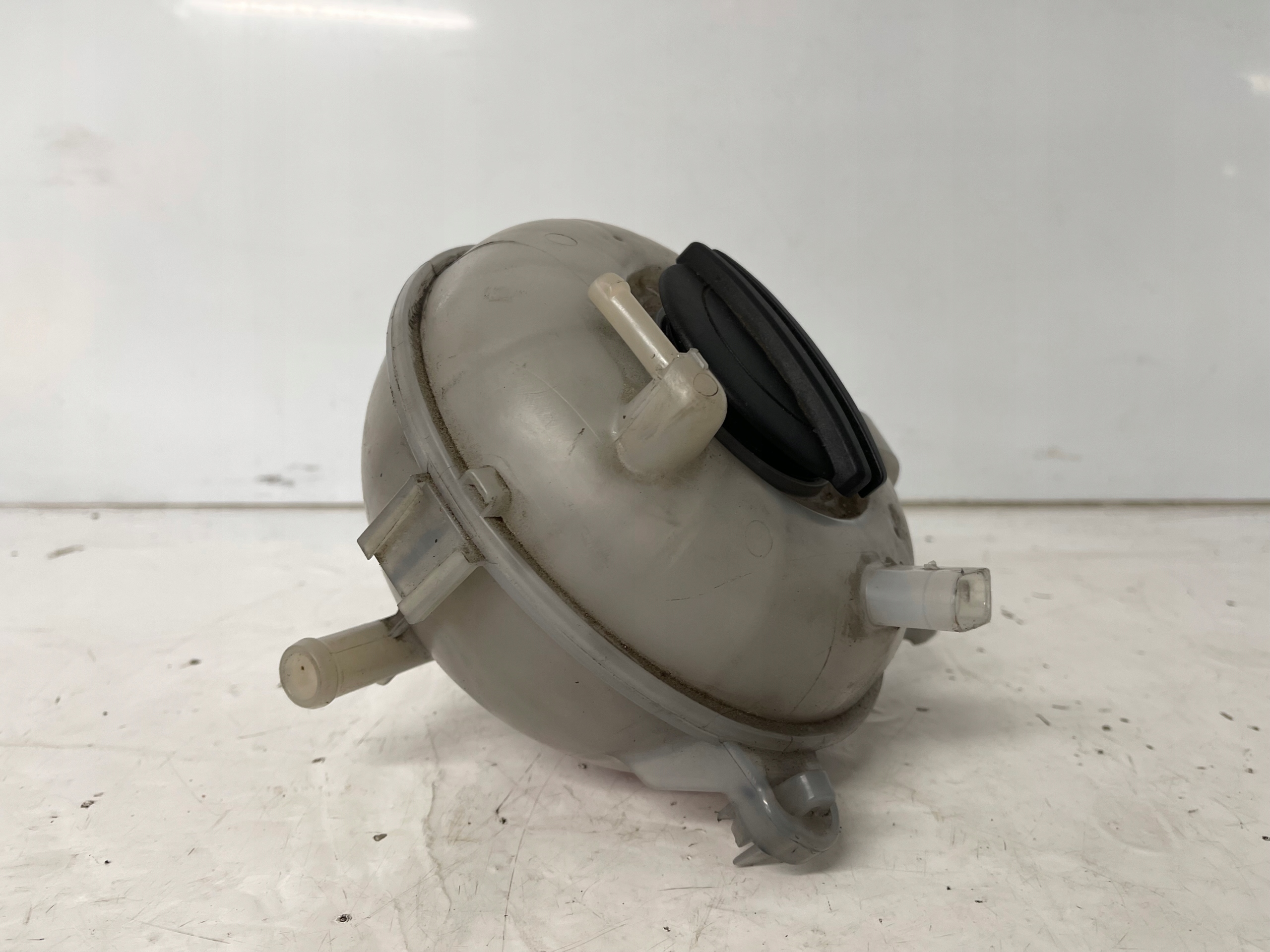 Scheibenwaschbehälter AUDI A3 8V A1 8X VW SEAT 5Q0121407D