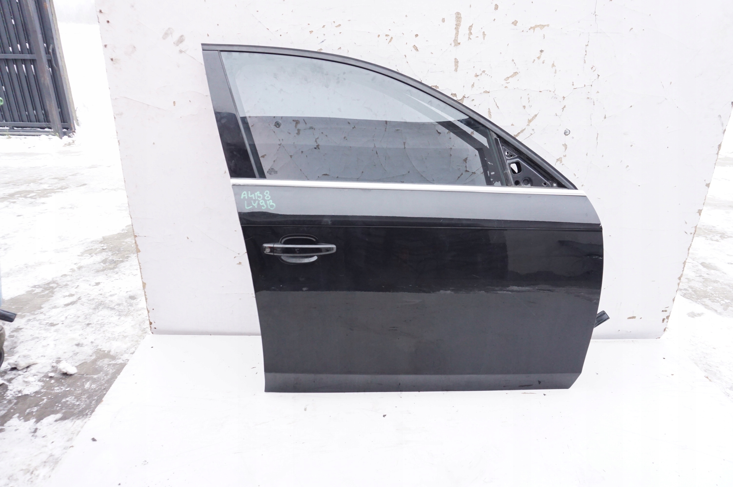 ДВЕРІ ПРАВИЙ ПЕРЕД AUDI A4 B8 Ly9b