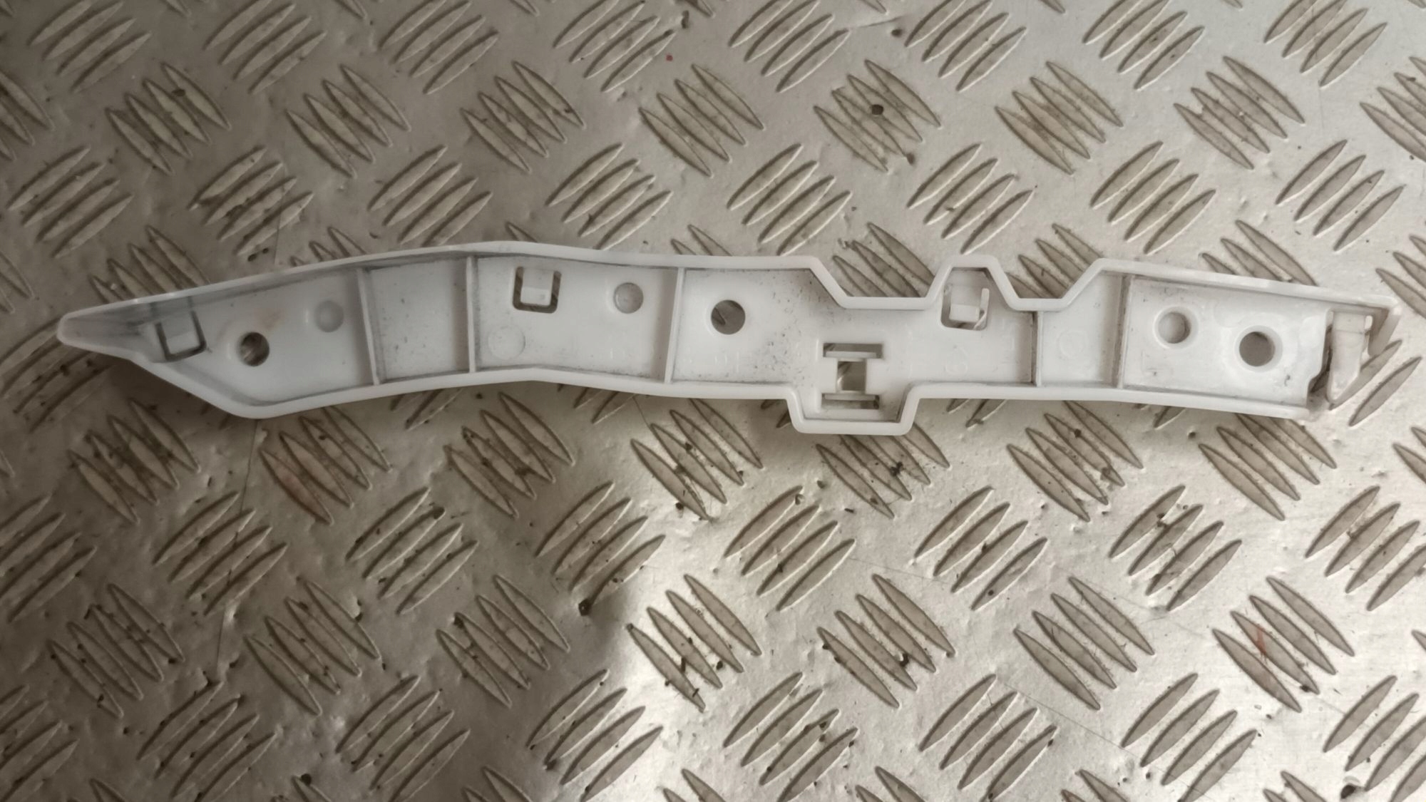 right bumper bracket front PARTNER BERLINGO COMBO 2018->
