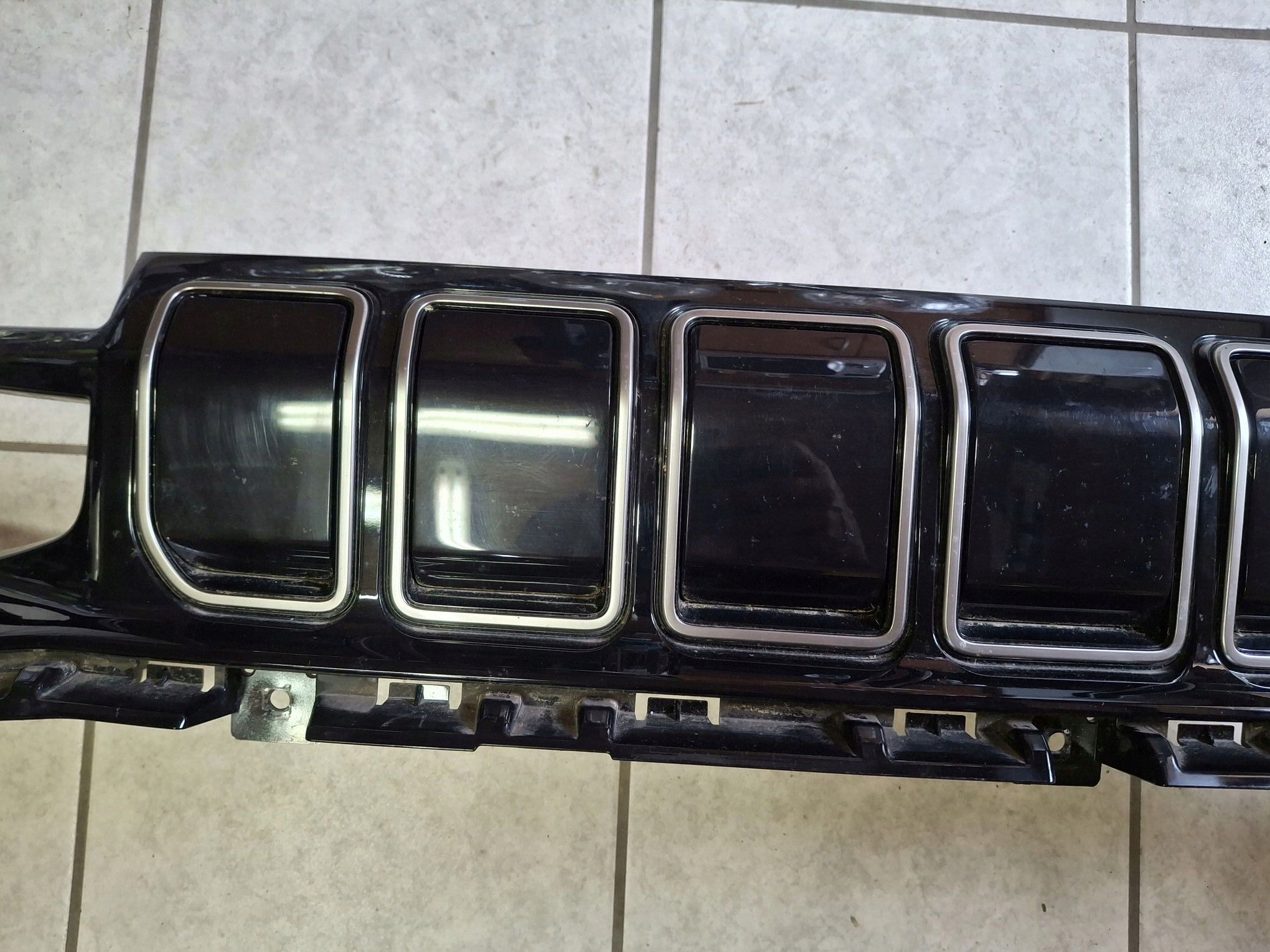 maska JEEP AVENGER 2023R->