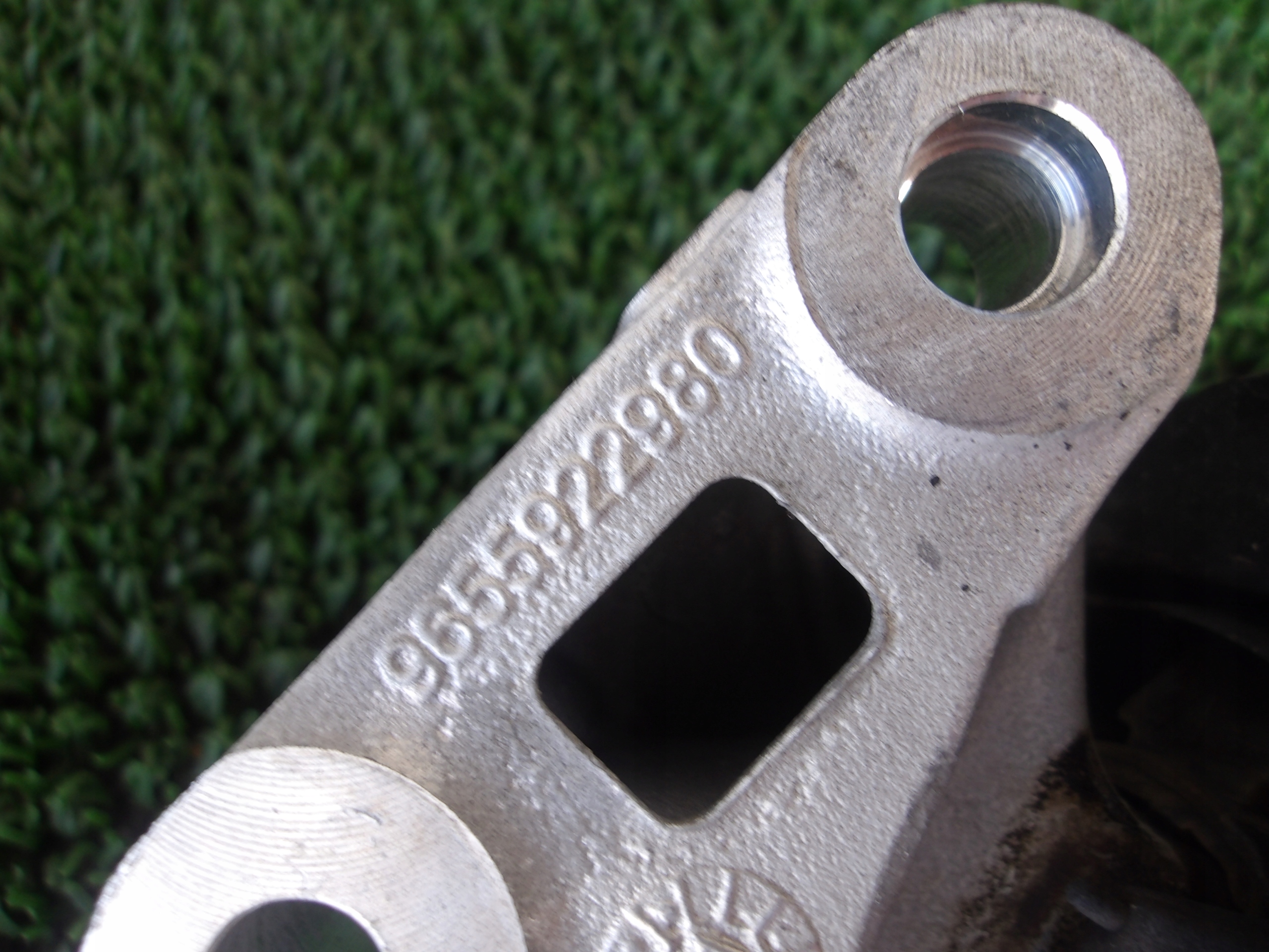 PEUGEOT RCZ 1.6 THP engine mount 9687421480