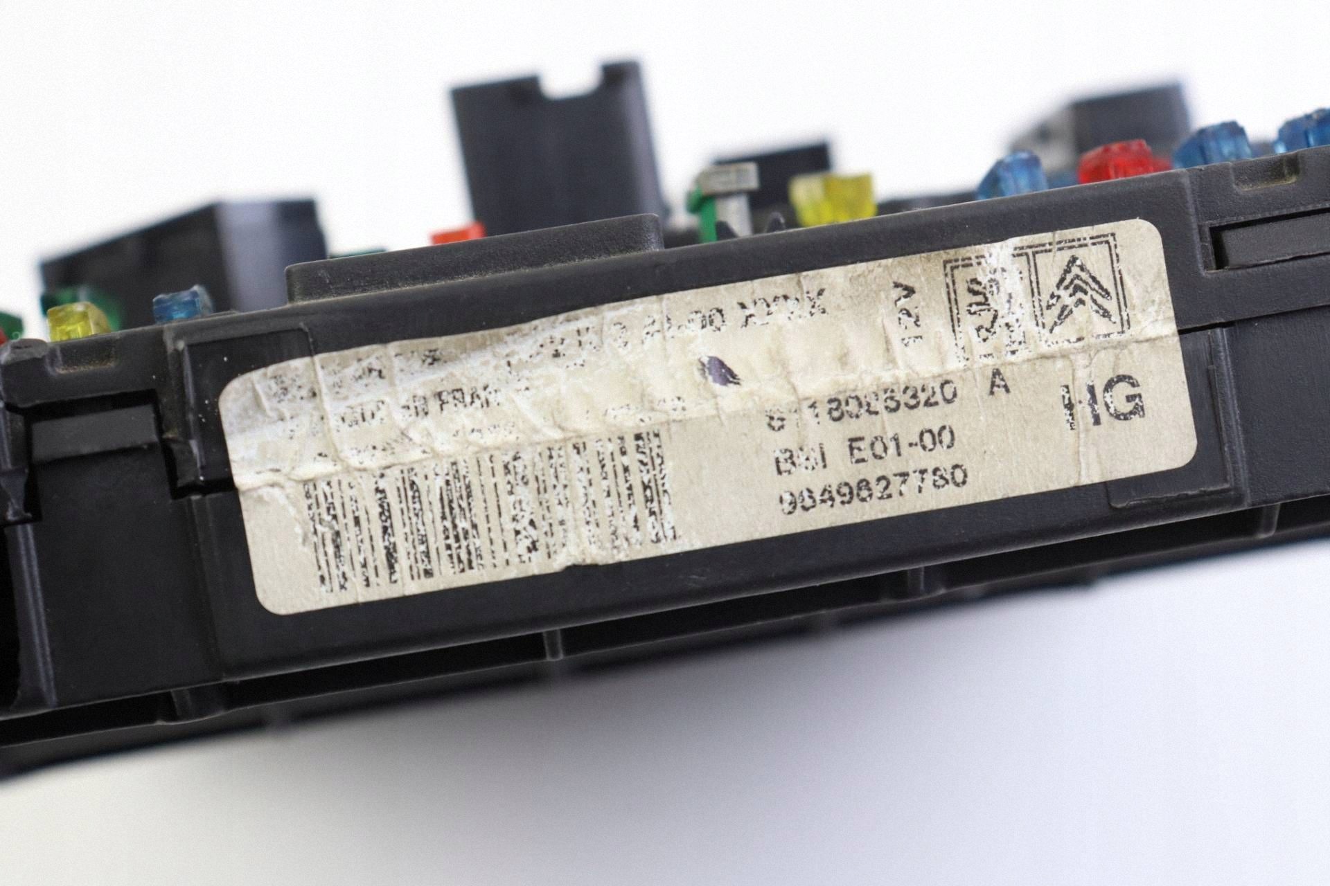 CITROEN PEUGEOT module compartment control unit BSI 9649627780 S118085320A