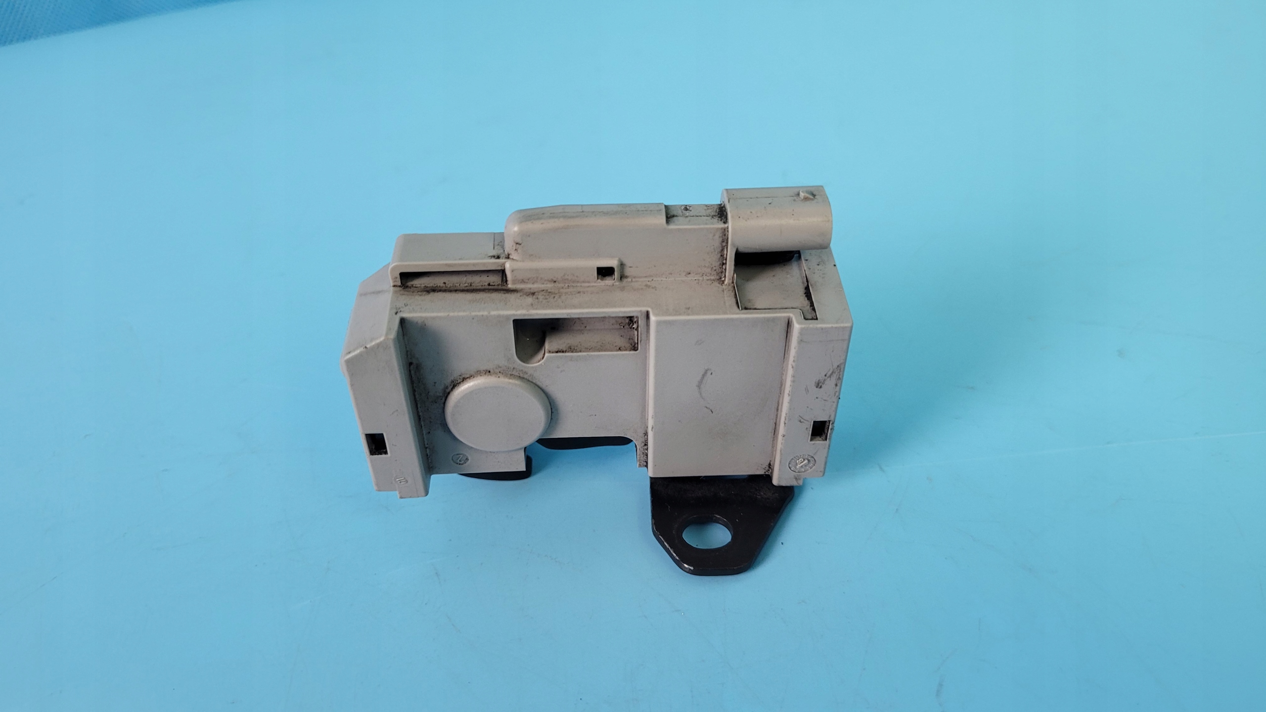 W205 замок датчик маски A2048704458 A2048800260